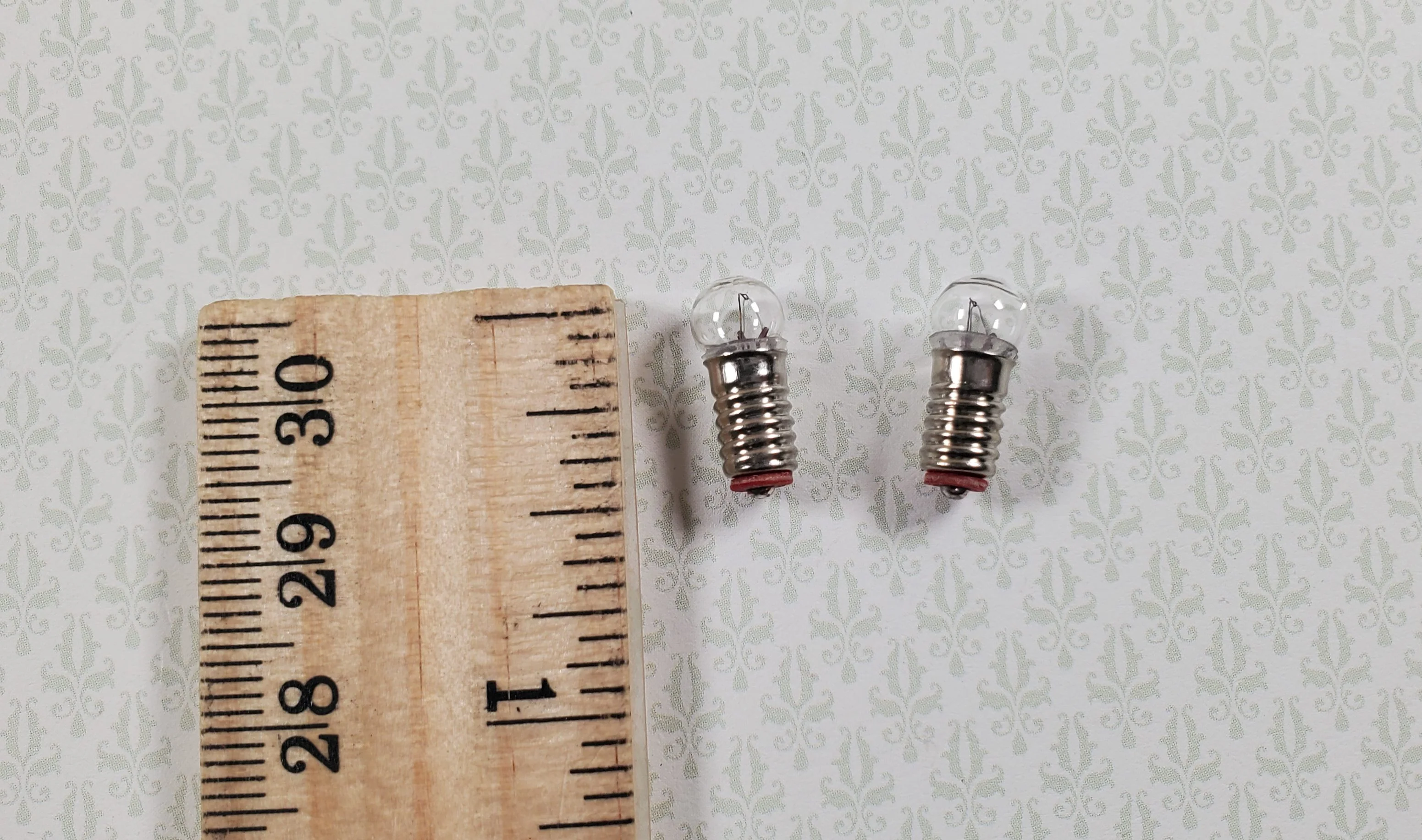 12 Volt Dollhouse Replacement Bulbs Pea Bulb Screw Base Set of 4 Miniatures - Image 3