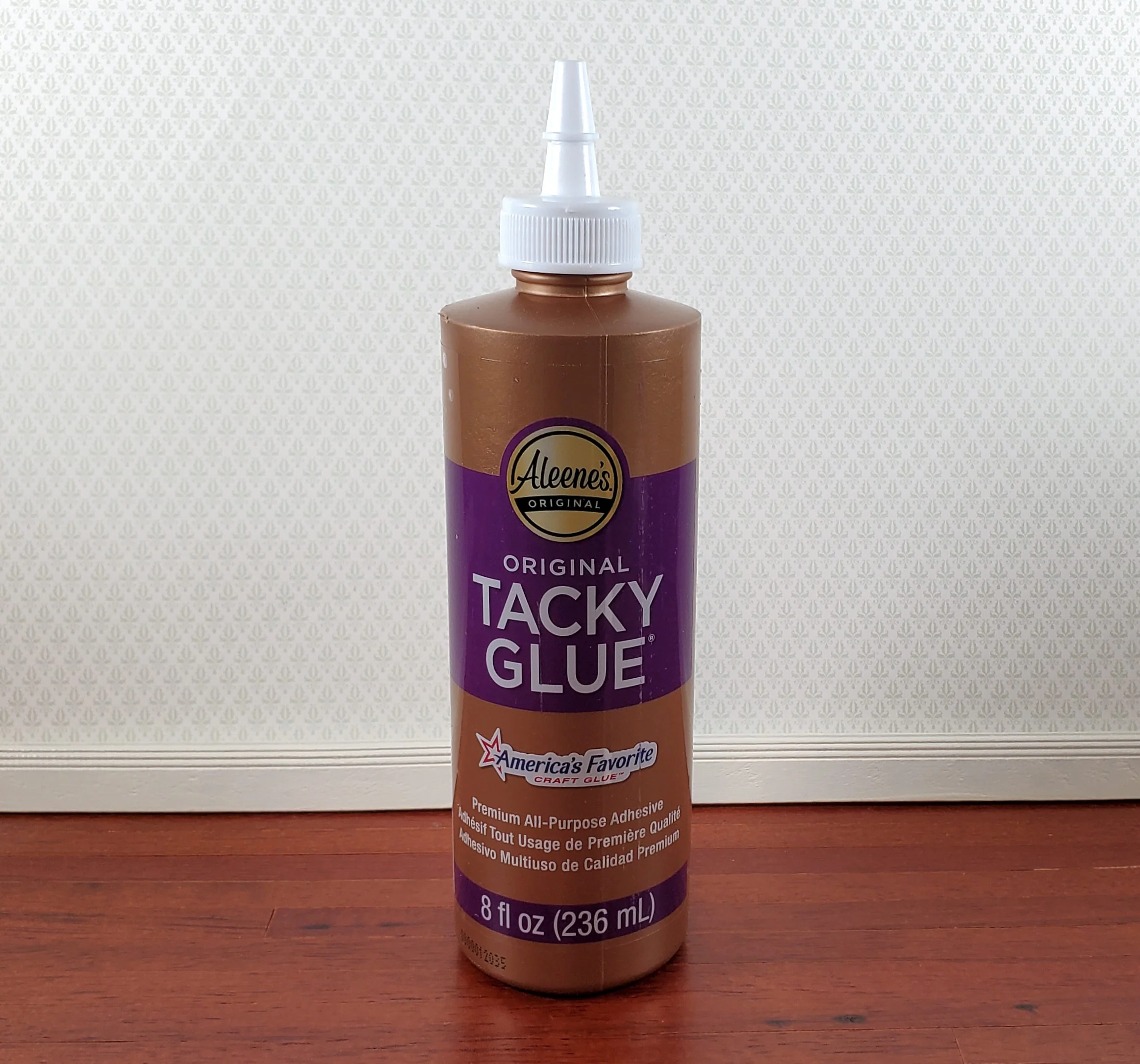 Aleene's Glue 8 oz Original White Tacky for Wood Ceramic Paper Plastic Crafts