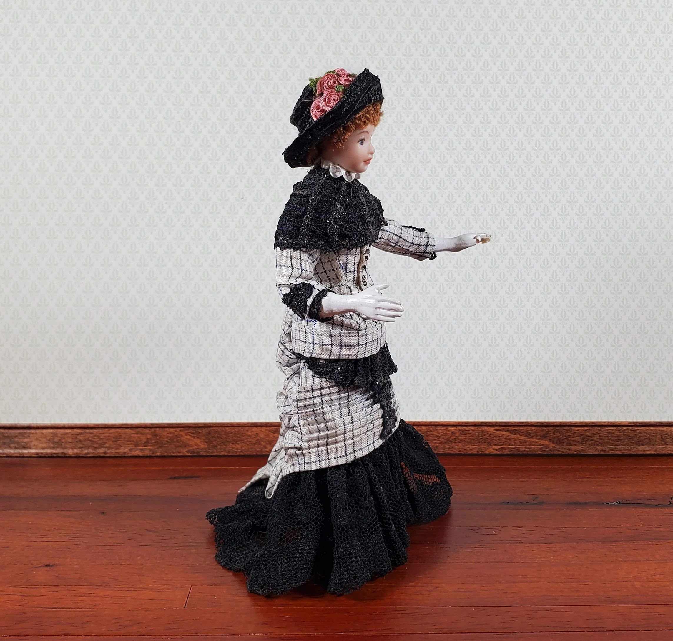 Artisan Dollhouse Doll Victorian Lady 1:12 Scale Vintage OOAK Porcelain - Image 2