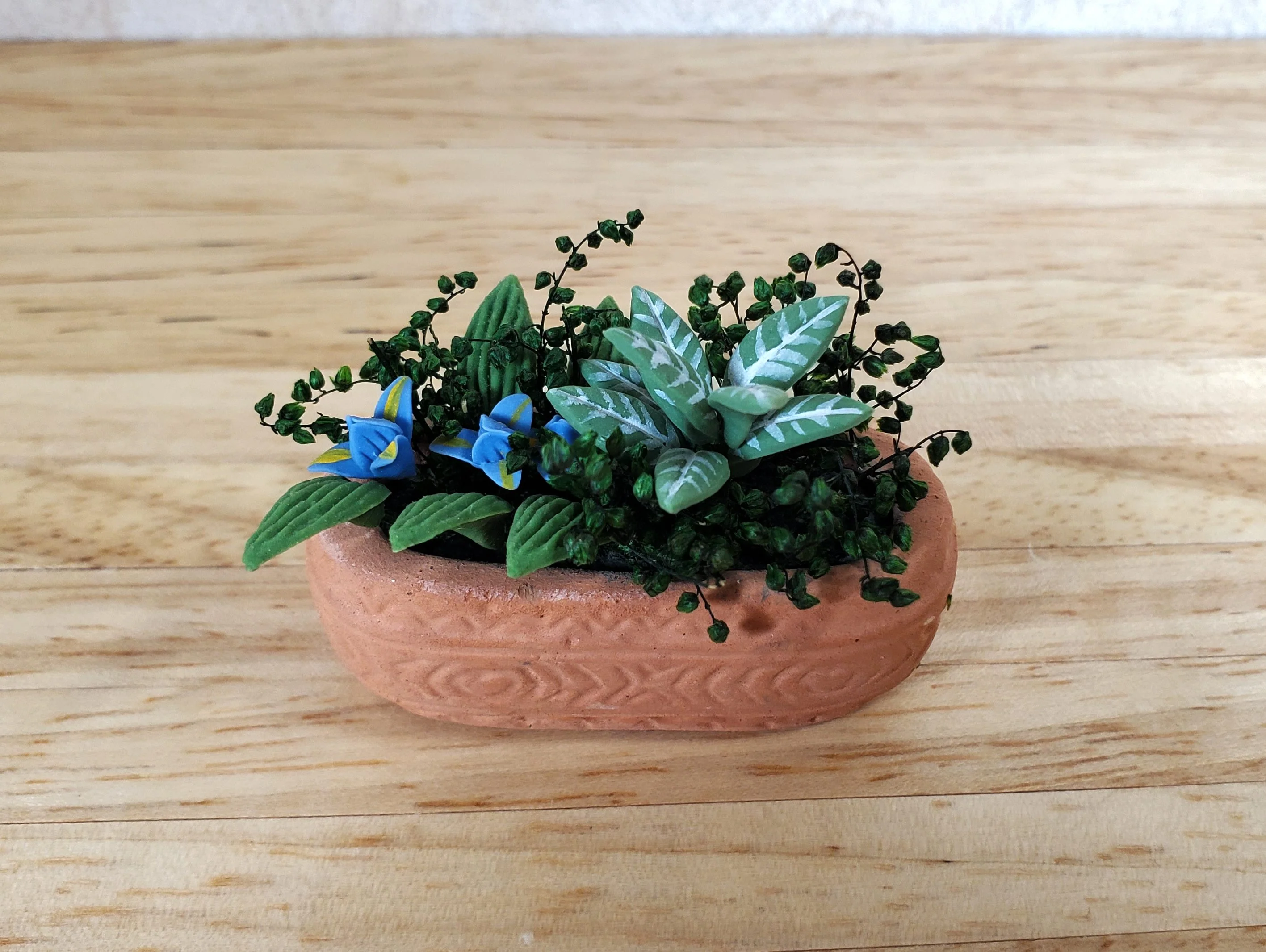 Dollhouse Assorted Plants in a Terra Cotta Planter 1:12 Scale Miniature - Image 2