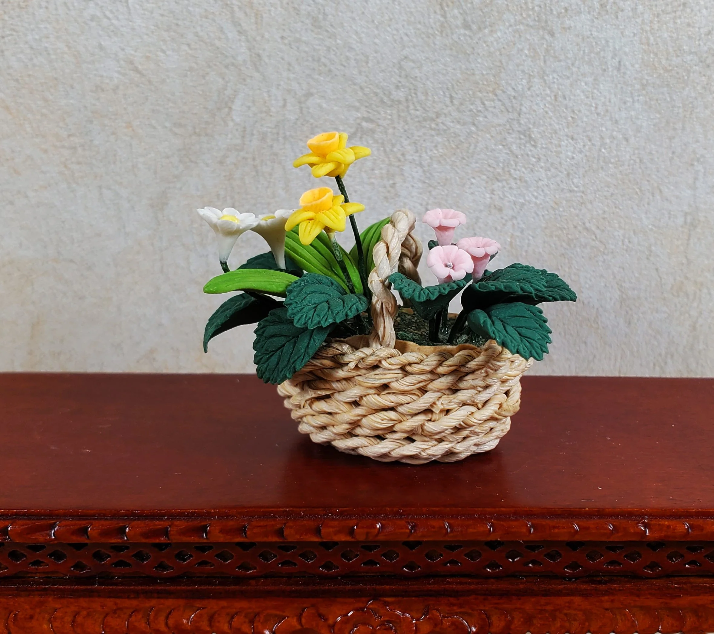 Dollhouse Assorted Spring Flowers in a Natural Fiber Basket 1:12 Scale Miniature - Image 2