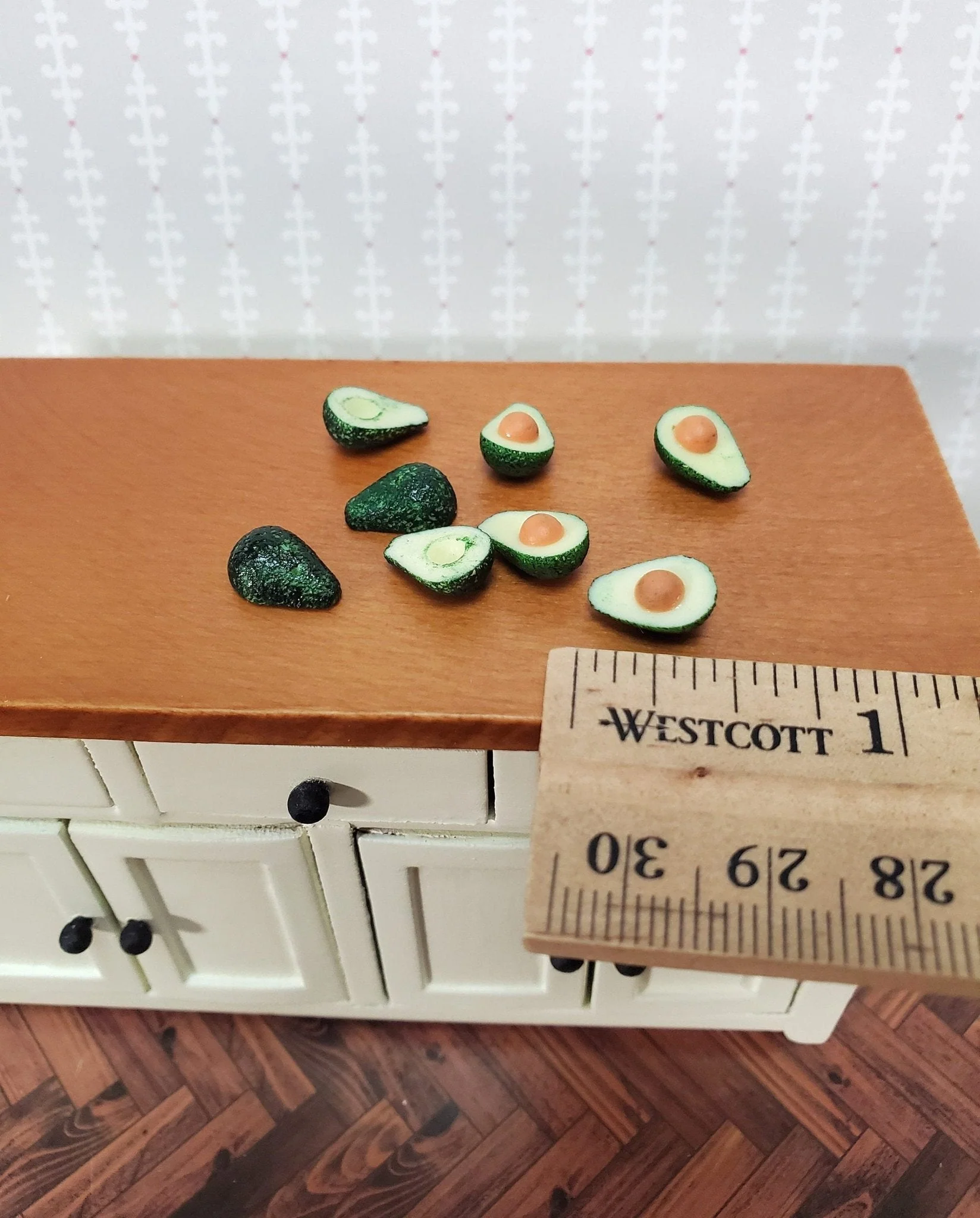 Dollhouse Avocados Large Set of 8 Halves 1:12 Scale Miniature Food - Image 2