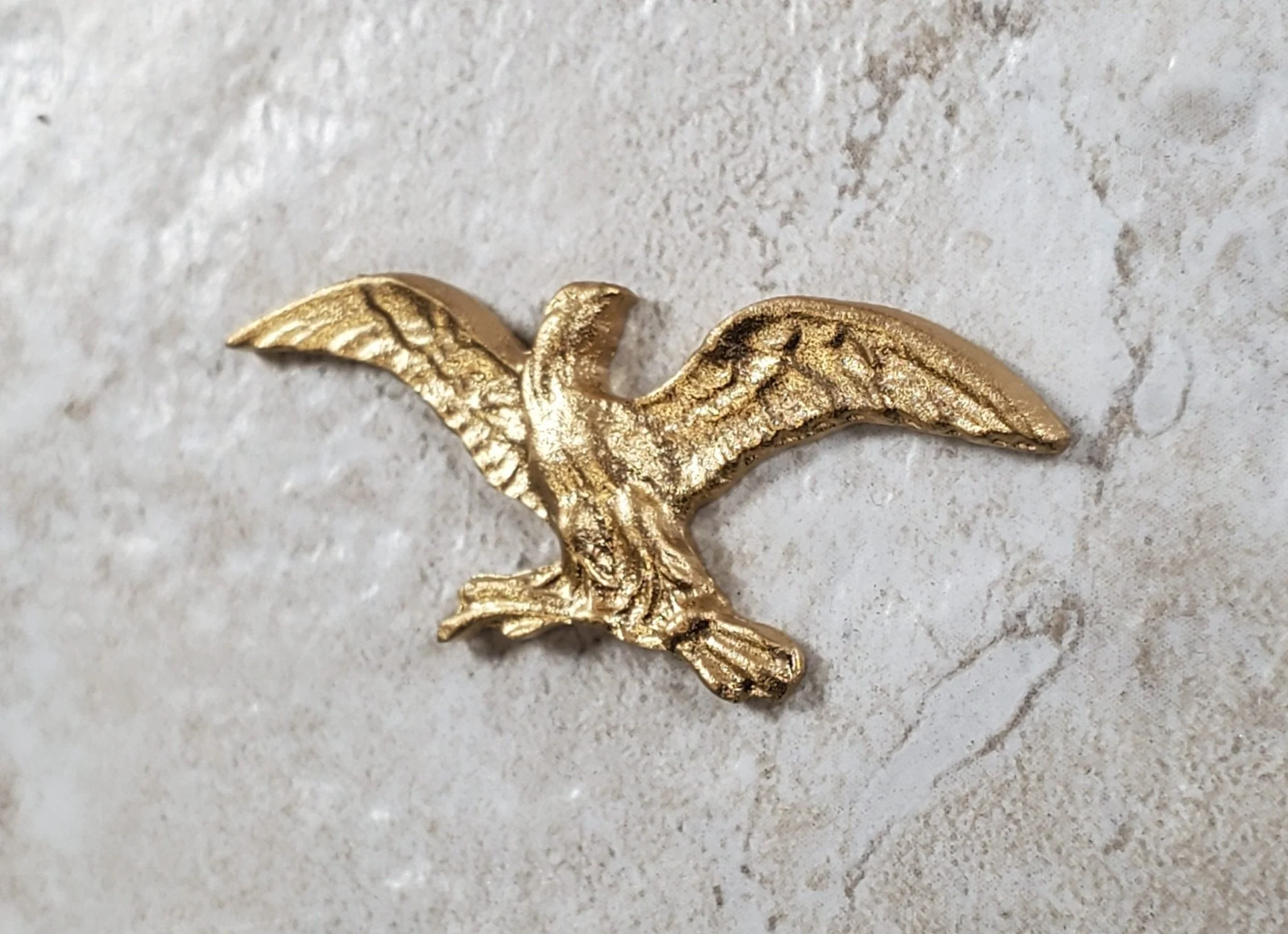 Dollhouse Bald Eagle Gold Wall or Door Plaque 1:12 Scale Miniature Accessory - Image 2