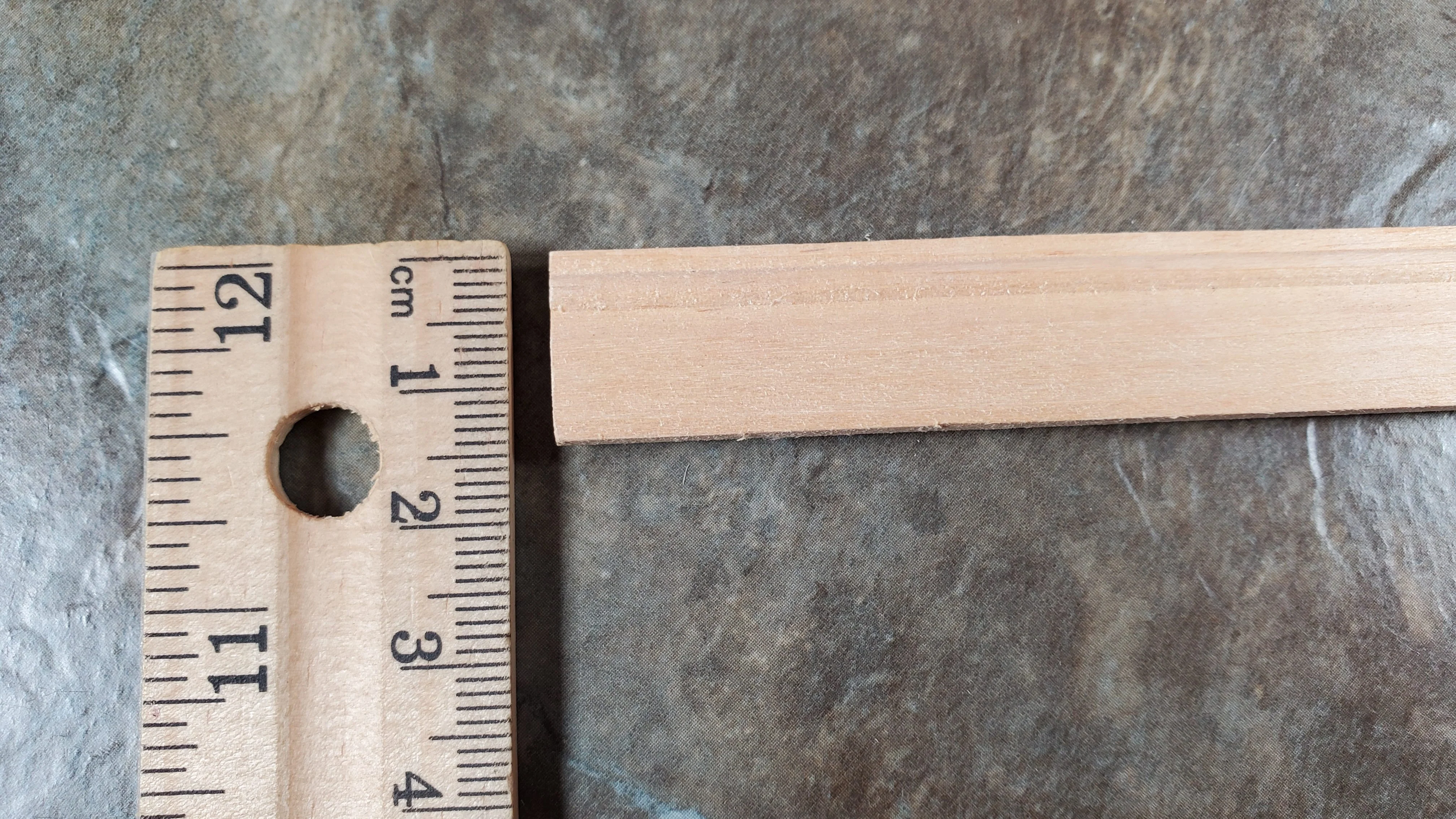Dollhouse Baseboard Molding 9/16" x 18" long 5 pcs 1:12 Scale Miniature Skirting - Image 5
