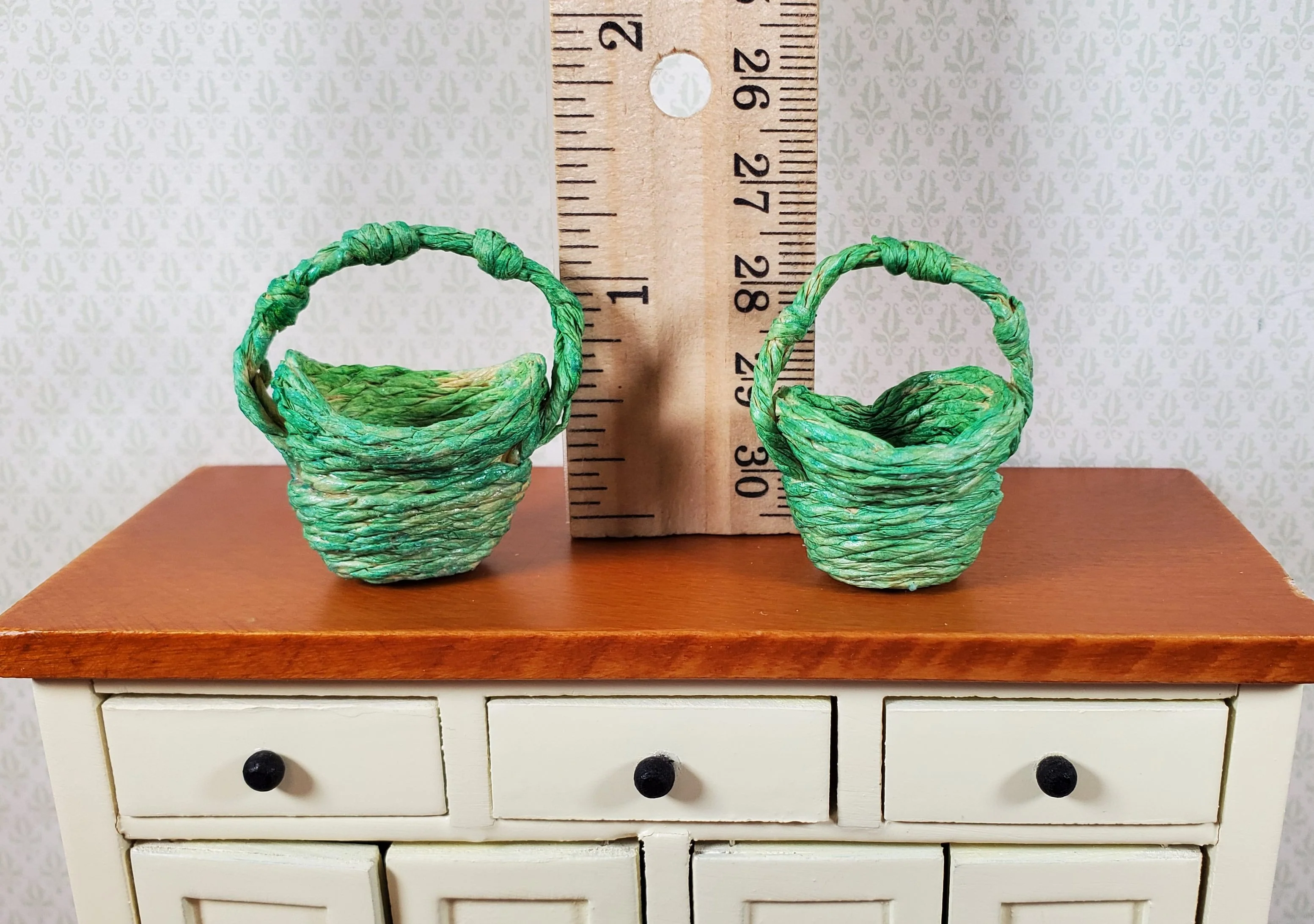 Dollhouse Baskets Set of 2 Green 1:12 Scale Dollhouse Miniatures - Image 3