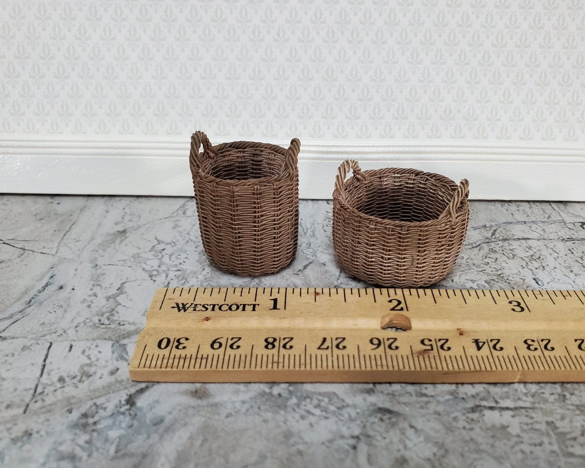 Dollhouse Baskets Set of 2 Resin with Handles Brown 1:12 Scale - Image 3