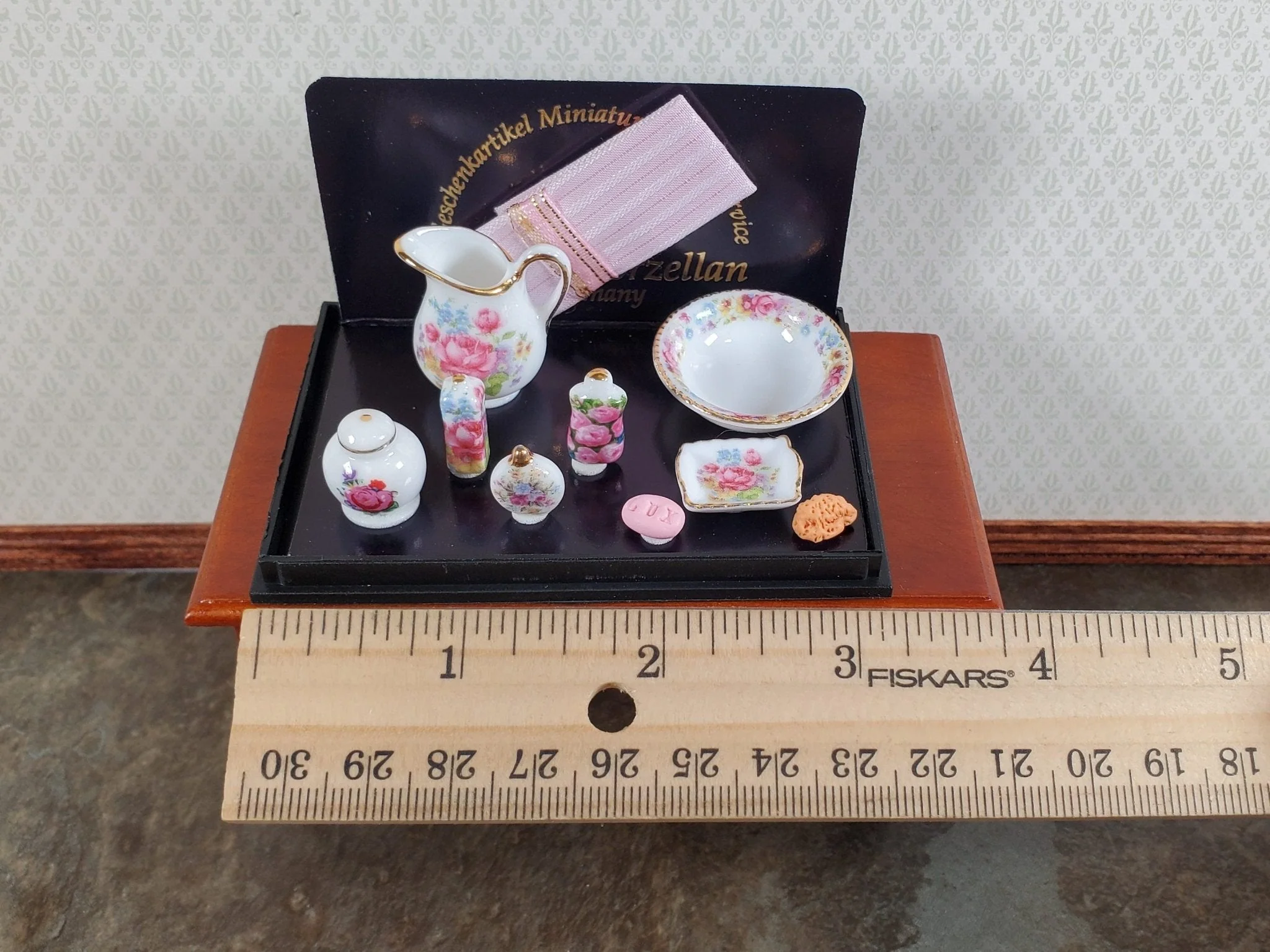 Dollhouse Bathroom Set Wash Basin Pitcher Dresden Rose by Reutter Porcelain 1:12 - Image 3