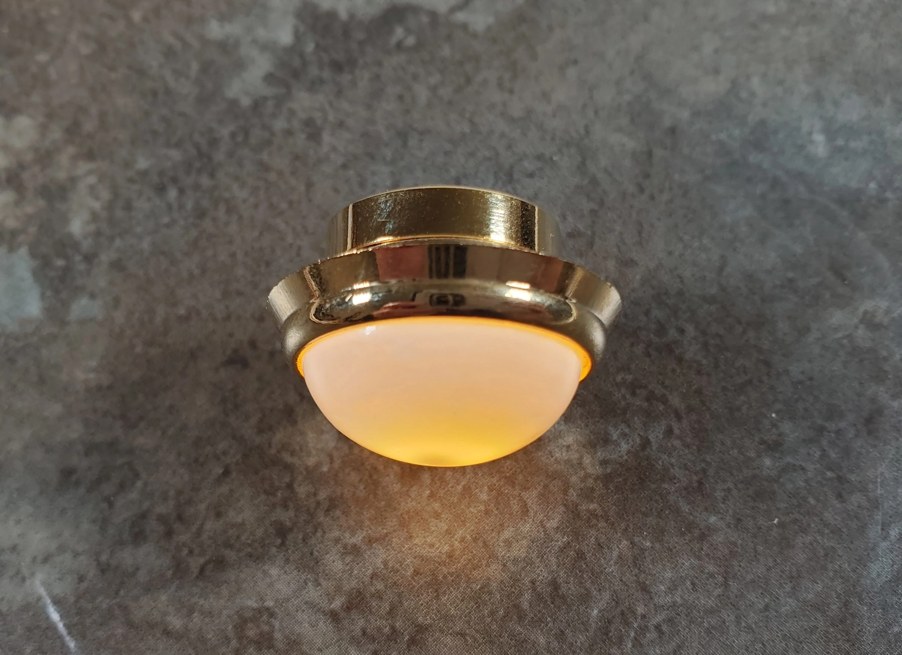 Dollhouse Battery Ceiling Light Low Profile Warm Light 1:12 Scale Houseworks - Image 6