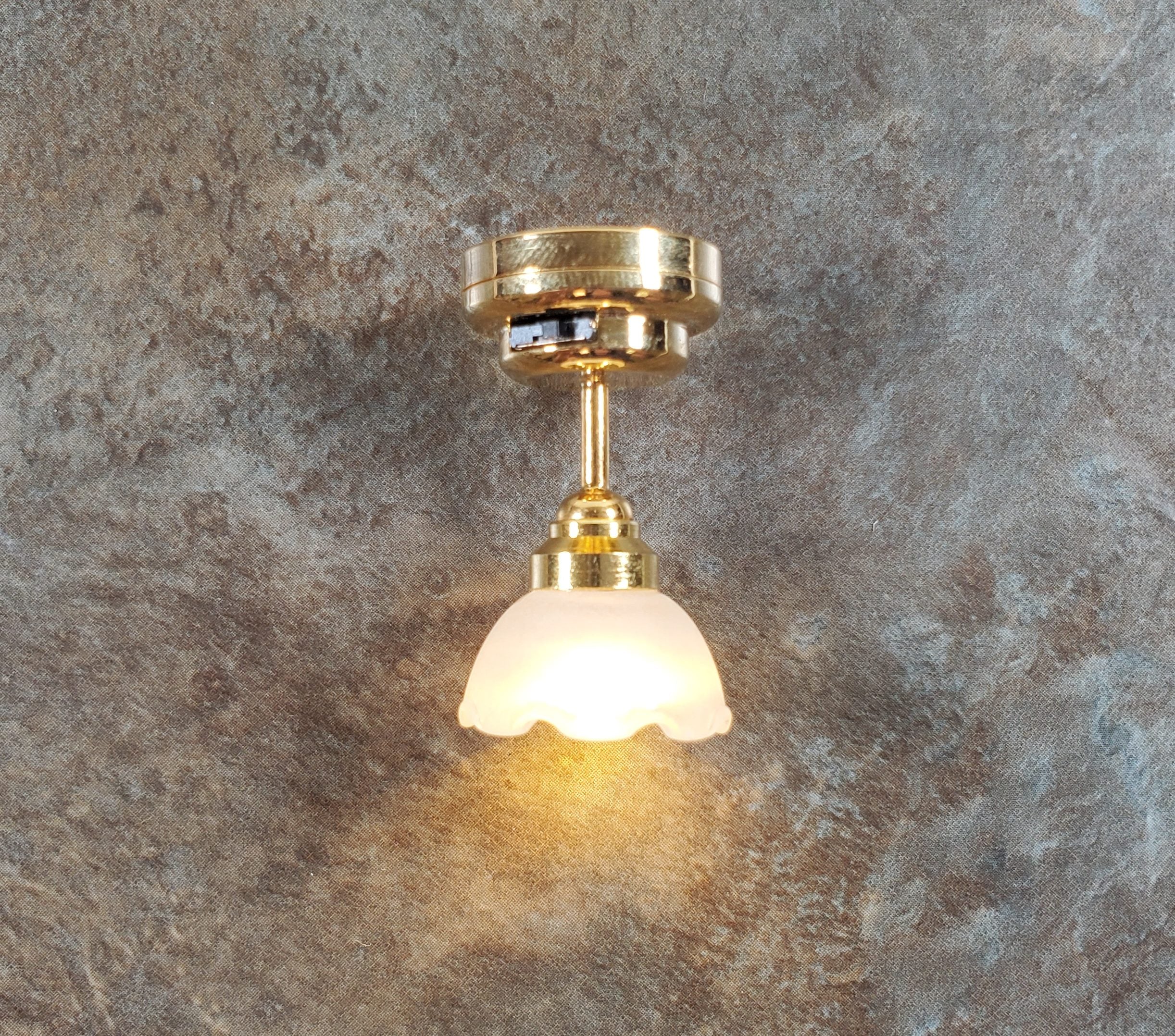 Dollhouse Battery Light Hanging Norwich Ceiling Lamp 1:12 Scale Houseworks - Image 2