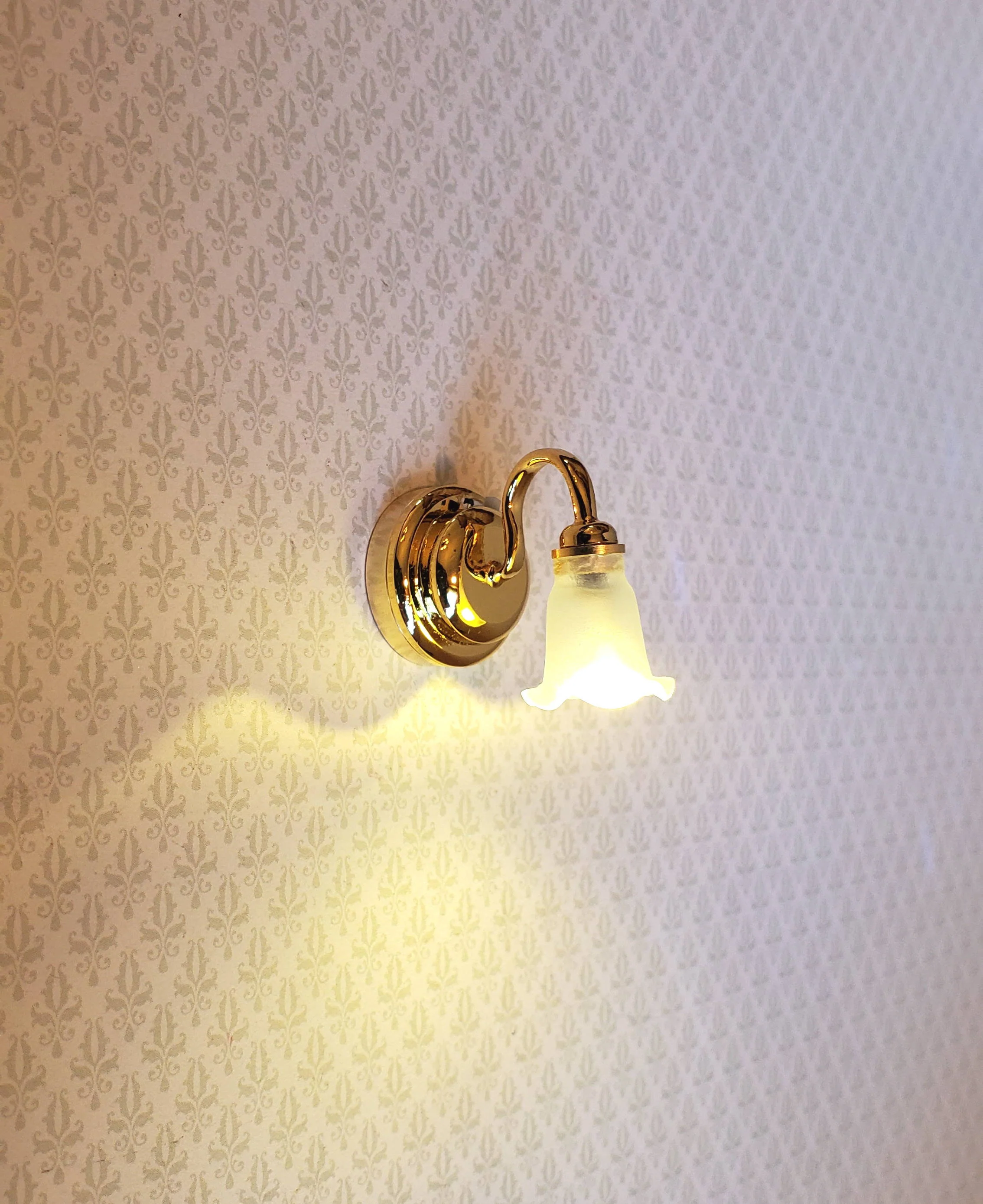 Dollhouse Battery Light Single Tulip Wall Sconce 1:12 Scale Miniature Houseworks - Image 2