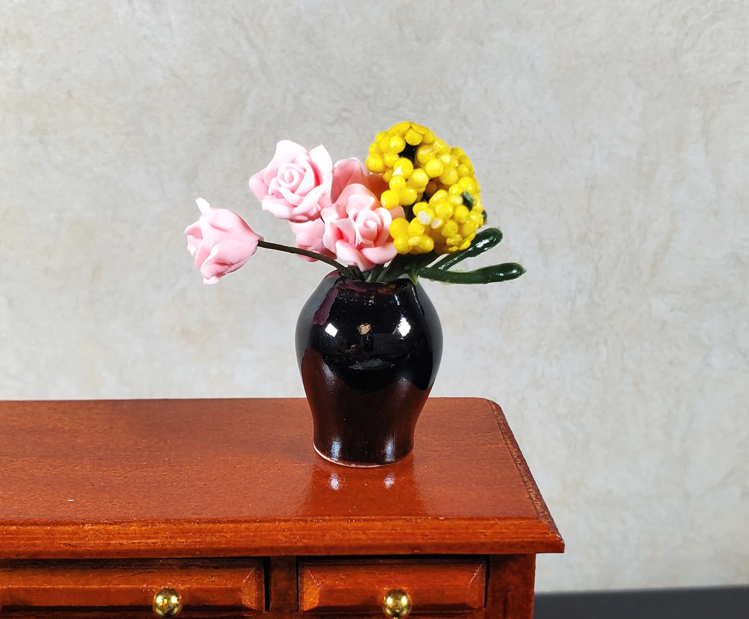 Dollhouse Black Ceramic Vase 1:12 Scale Miniature - Image 3