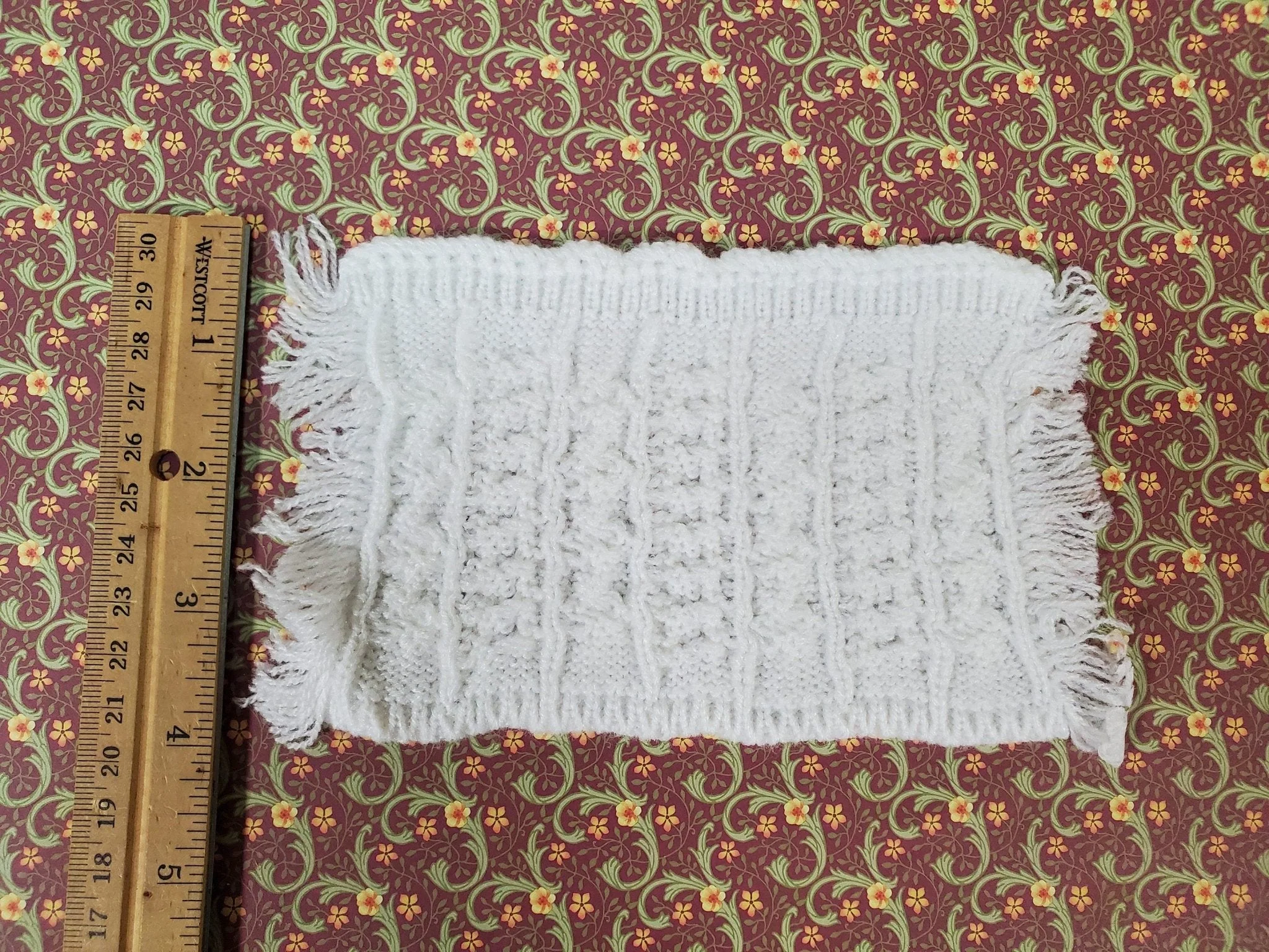 Dollhouse Blanket Cable Knit Throw or Bedspread White Miniature 7 1/2" x 3 3/4" - Image 3