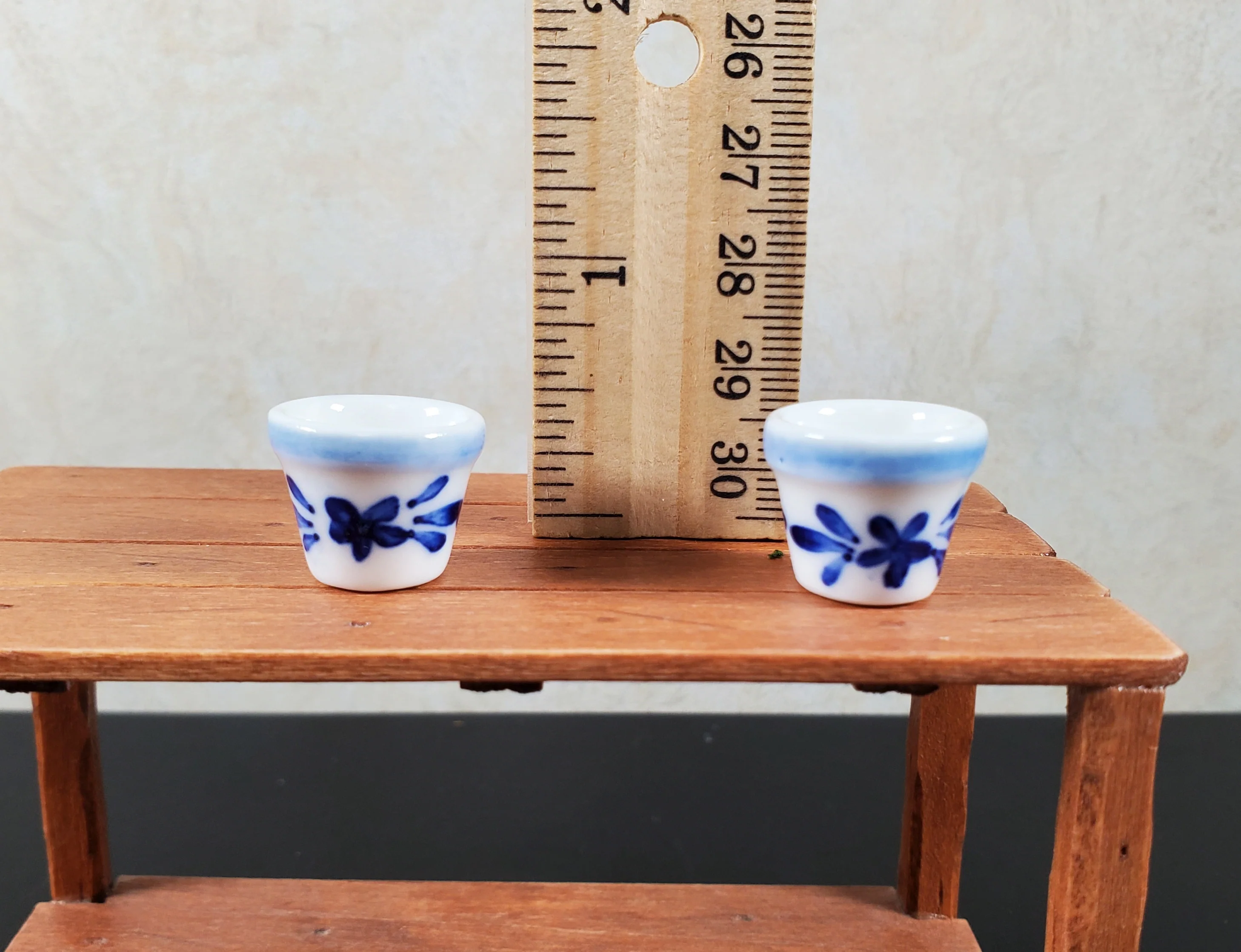 Dollhouse Blue and White Ceramic Pots Set of 2 1:12 Scale Miniature - Image 3
