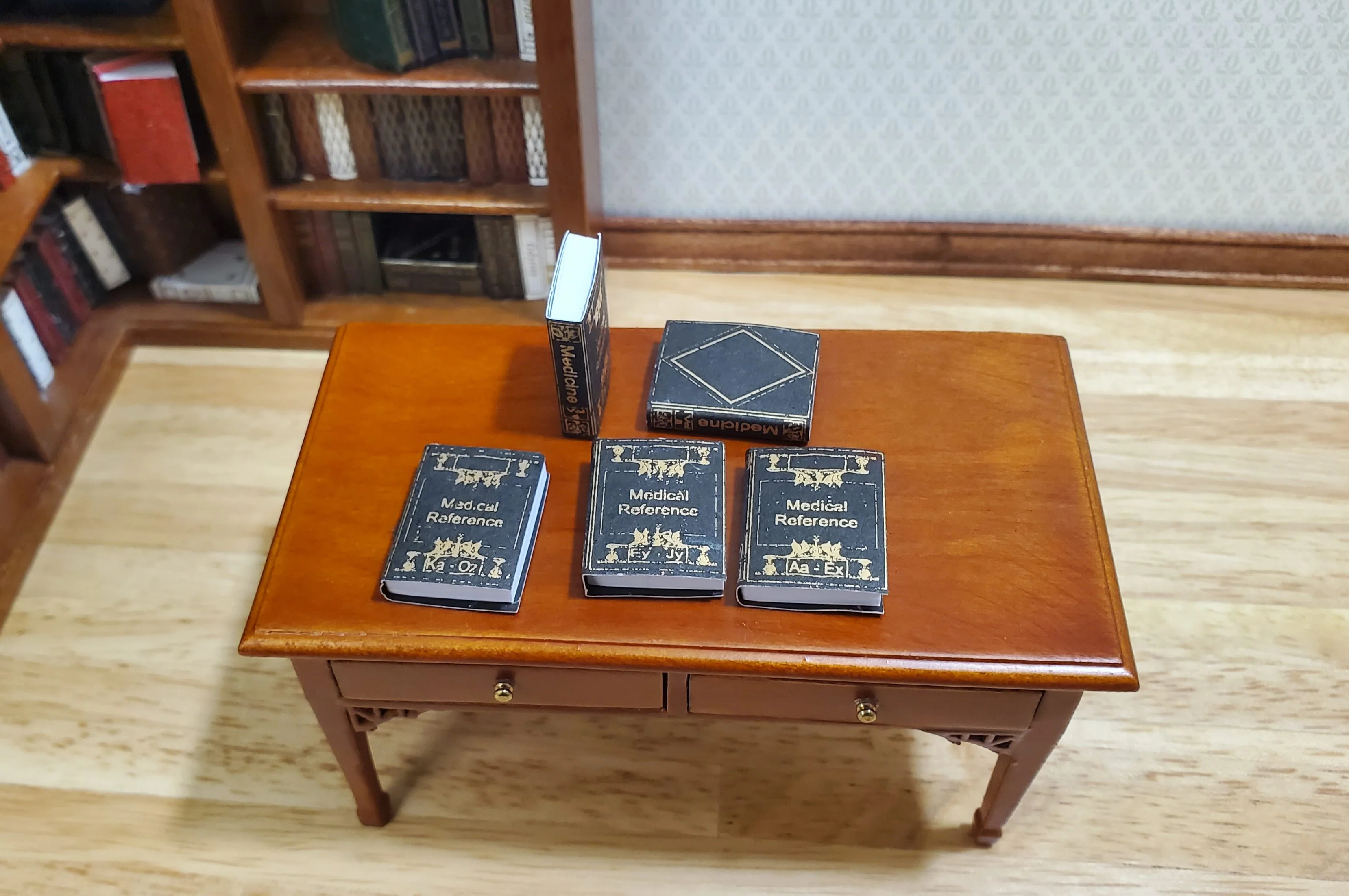 Dollhouse Book Set x5 Medical Reference 1:12 Scale Miniatures (blank inside) - Image 2