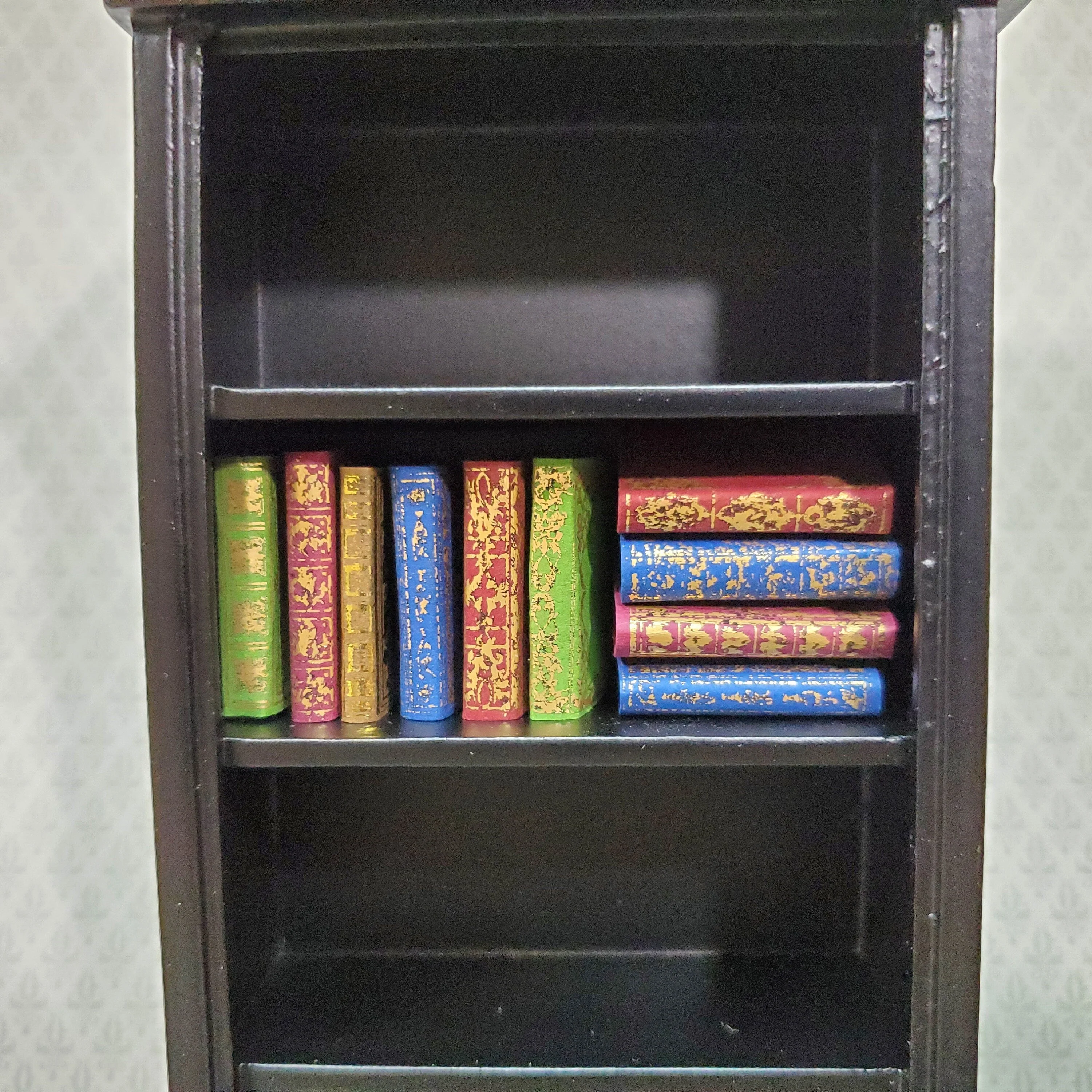 Dollhouse Books Set of 10 Ornate Gold Gilt Covers 1:12 Scale Miniatures (blank inside) - Image 4