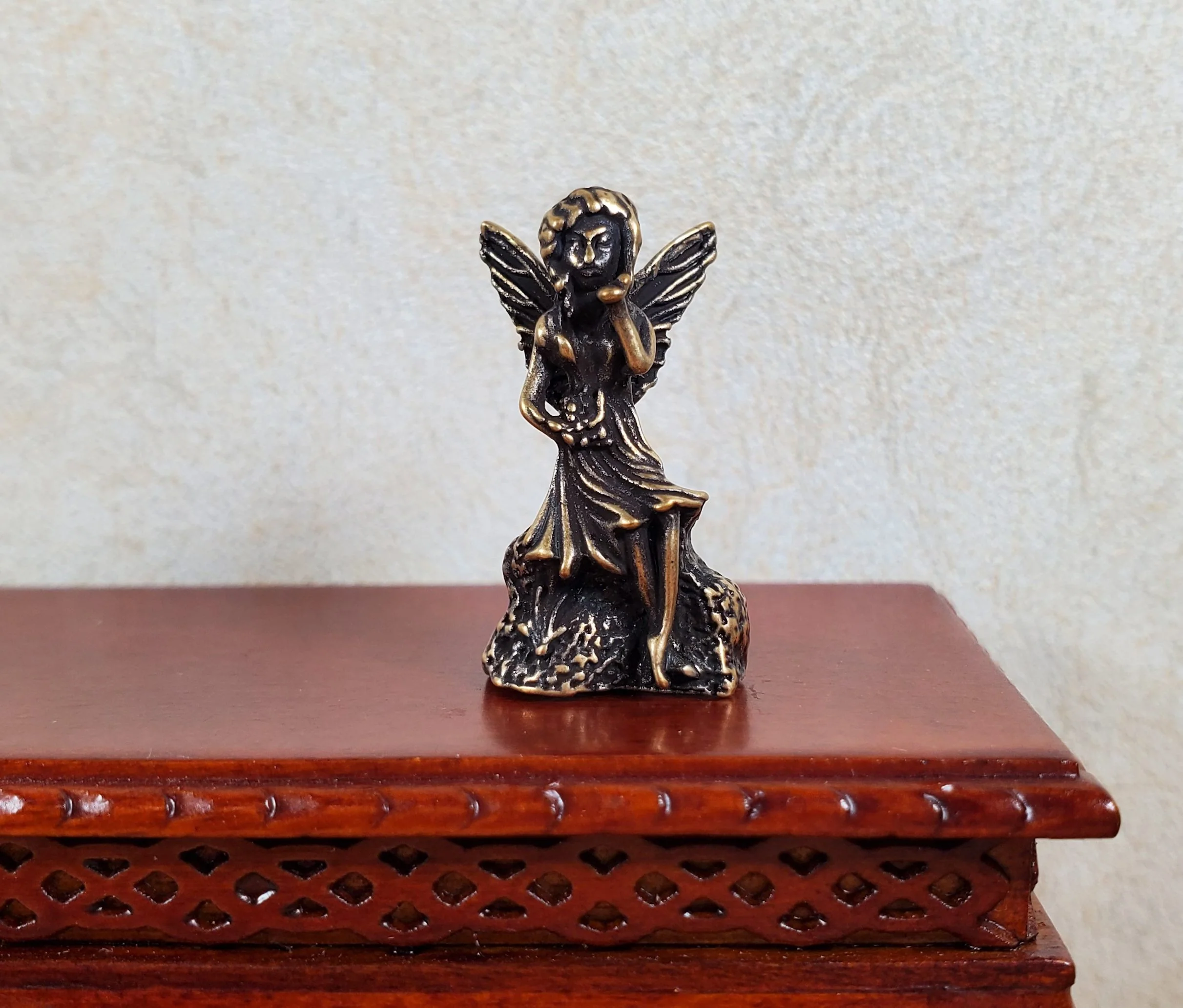 Dollhouse Bronze Fairy Statue 1:12 Scale Dollhouse Miniature Garden - Image 2