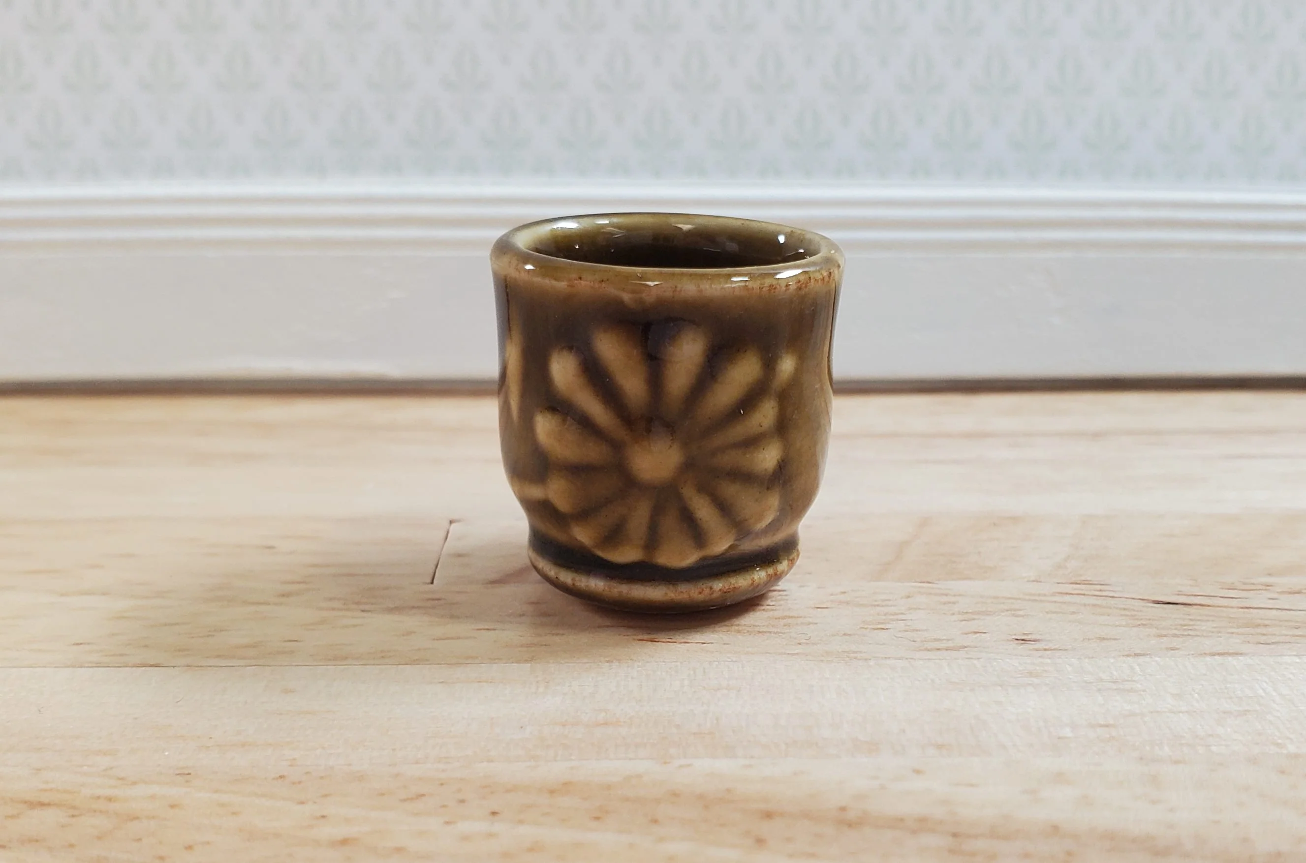Dollhouse Brown Ceramic Planter Garden Pot 1:12 Scale Falcon Miniatures