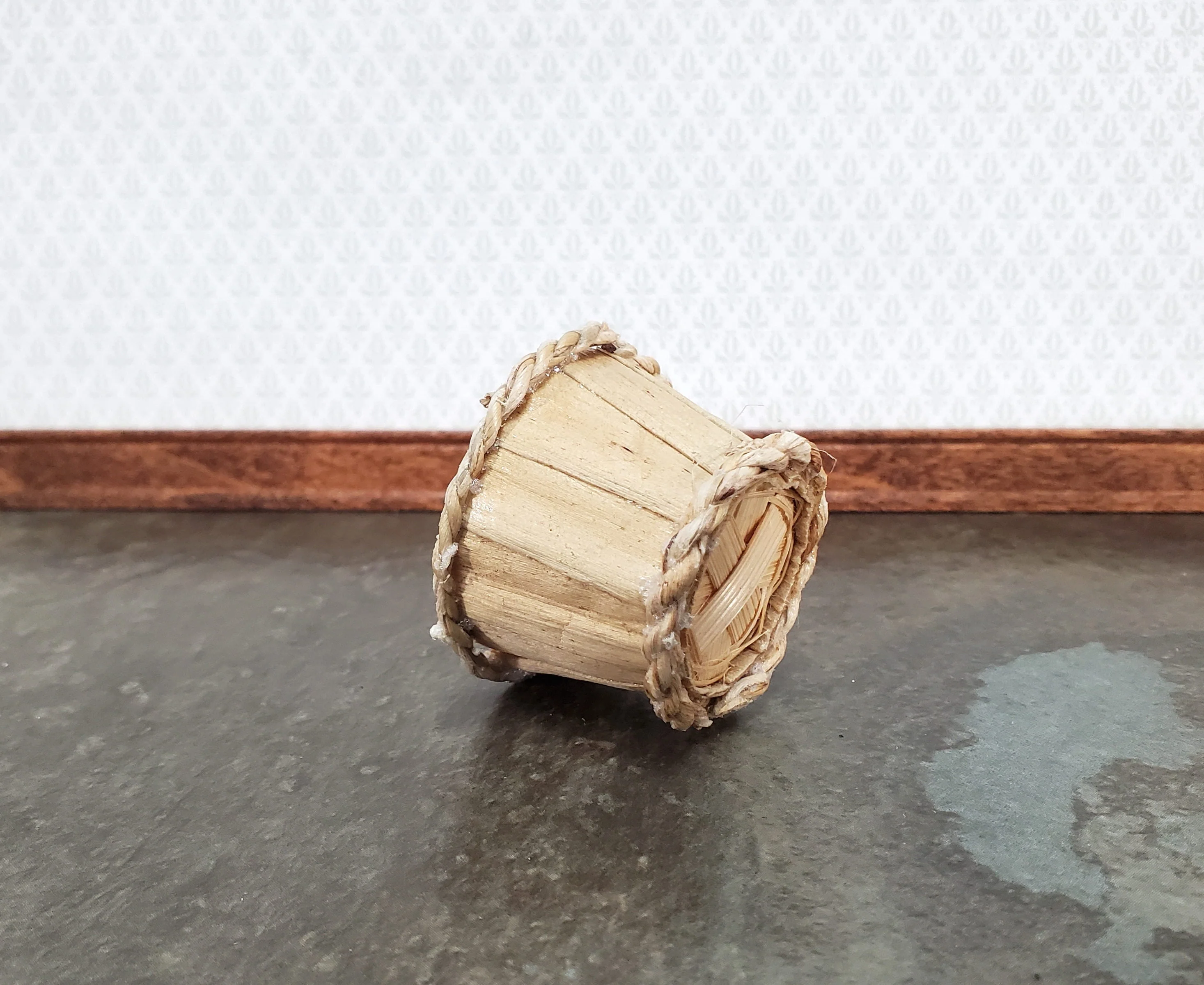 Dollhouse Bushel Basket Empty Natural Fiber 1:12 Scale Miniature - Image 3