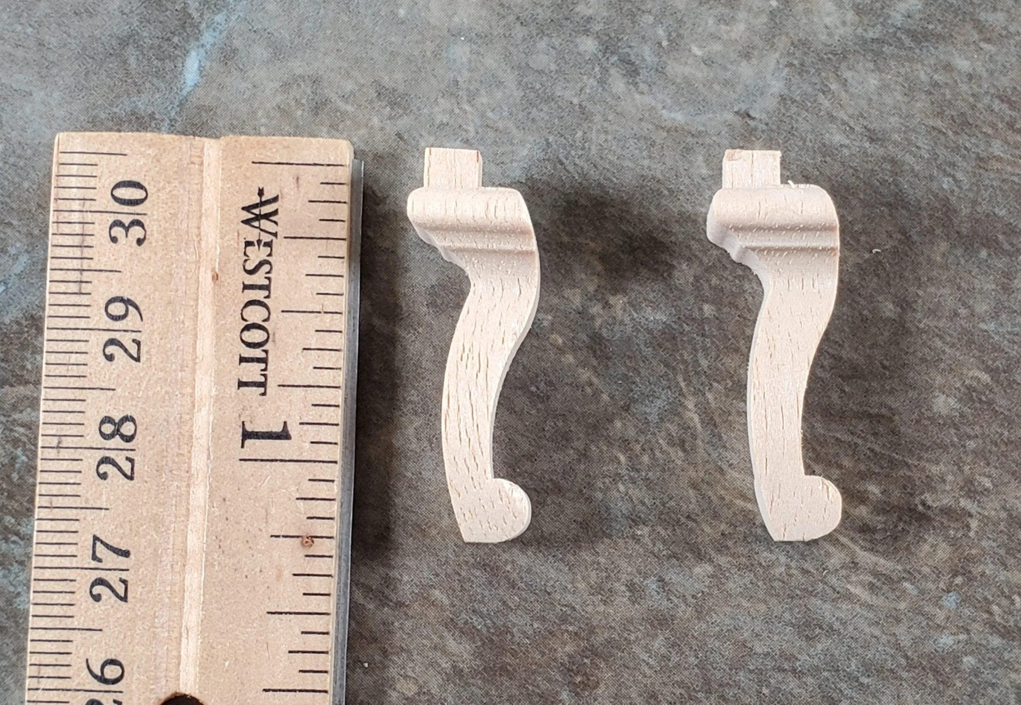 Dollhouse Cabriole Legs for Chairs or Low Tables Set of 2 Pieces 1 3/16" Houseworks 12034 - Image 3