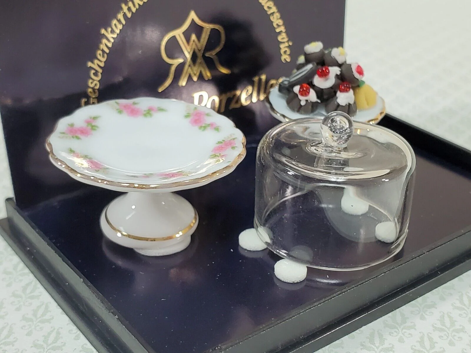 Dollhouse Cake Stand with Lid and Treats Platter Reutter Porcelain 1:12 Scale - Image 5