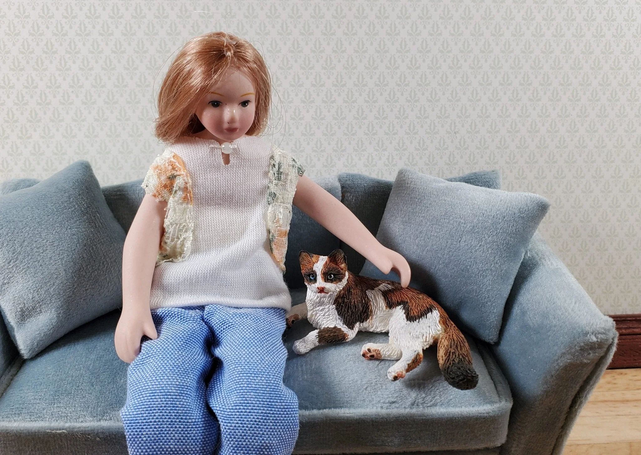 Dollhouse Calico Cat Lying Down 1:12 Scale (Large) Miniature Kitty Pet - Image 3