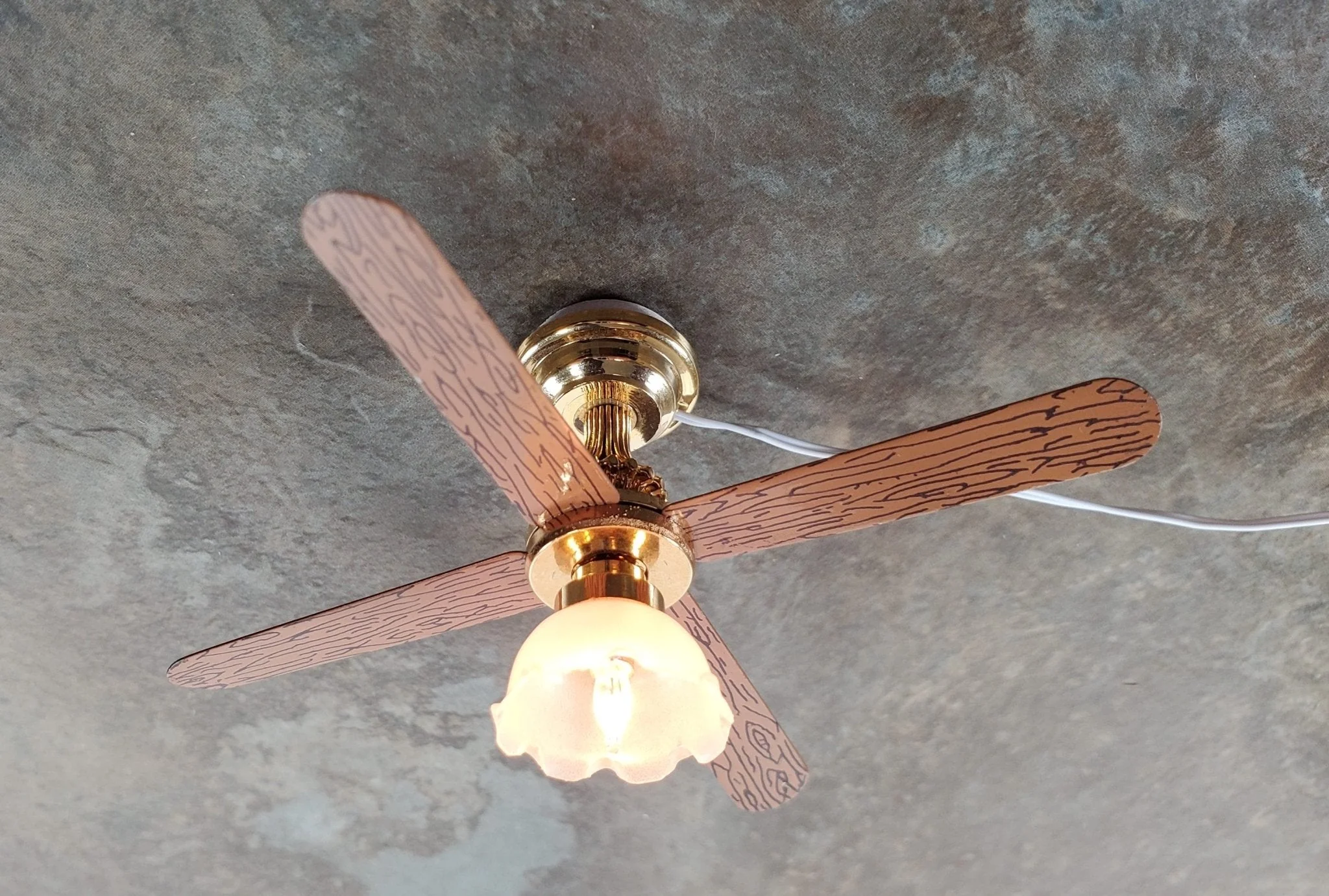 Dollhouse Ceiling Fan Light 12 Volt with Plug 1:12 Scale Miniature Flower Shade - Image 4