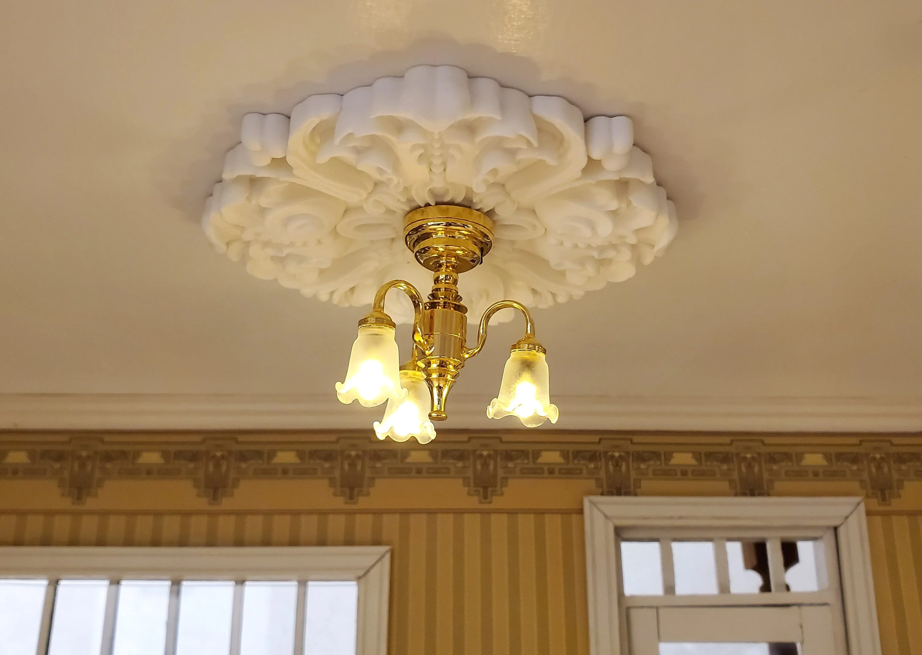 Dollhouse Ceiling Rose Medallion for Battery Lights 1:12 Scale Miniature Style 8 - Image 4