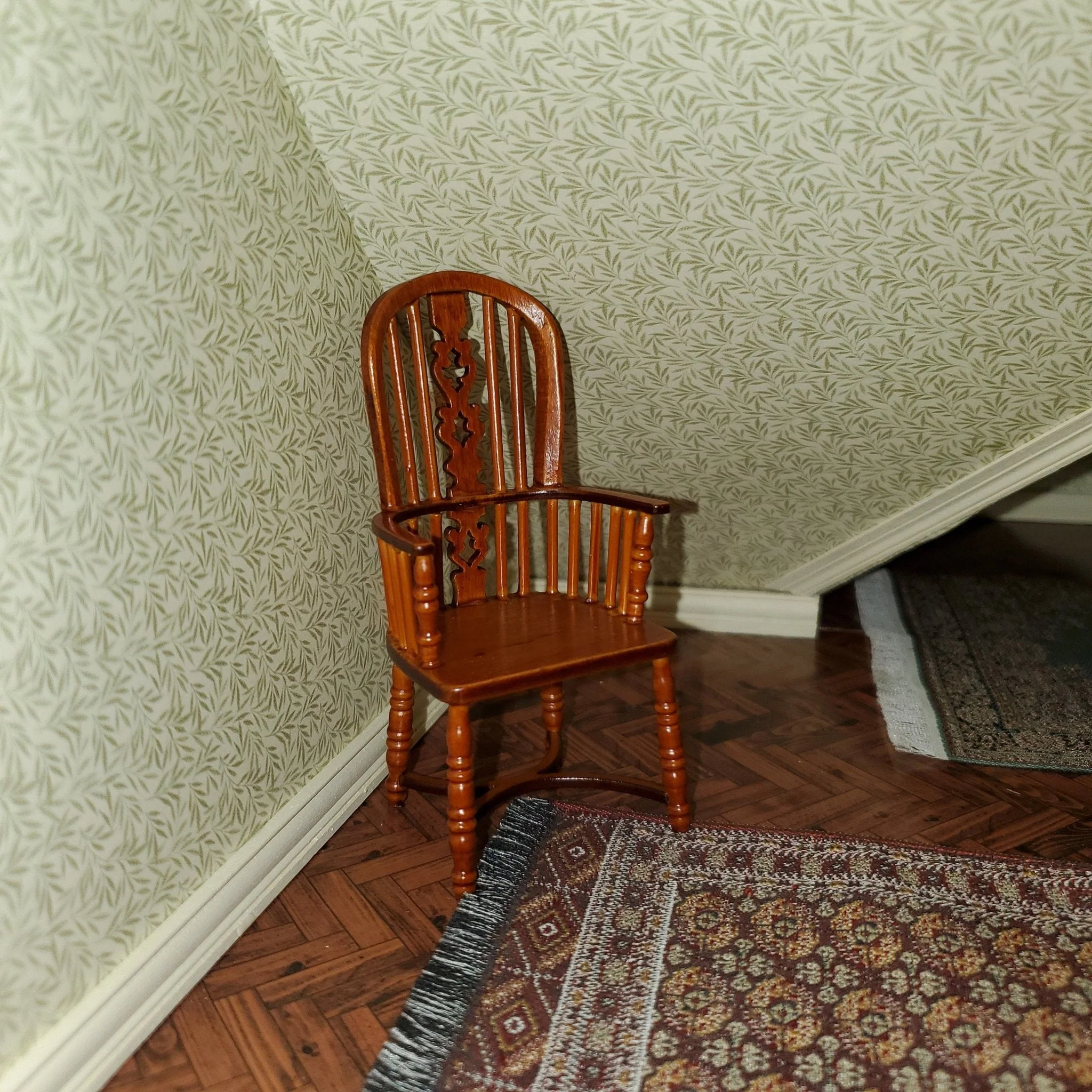 Dollhouse Chair Windsor Fiddleback Walnut Finish Wood 1:12 Miniature Furniture - Image 5