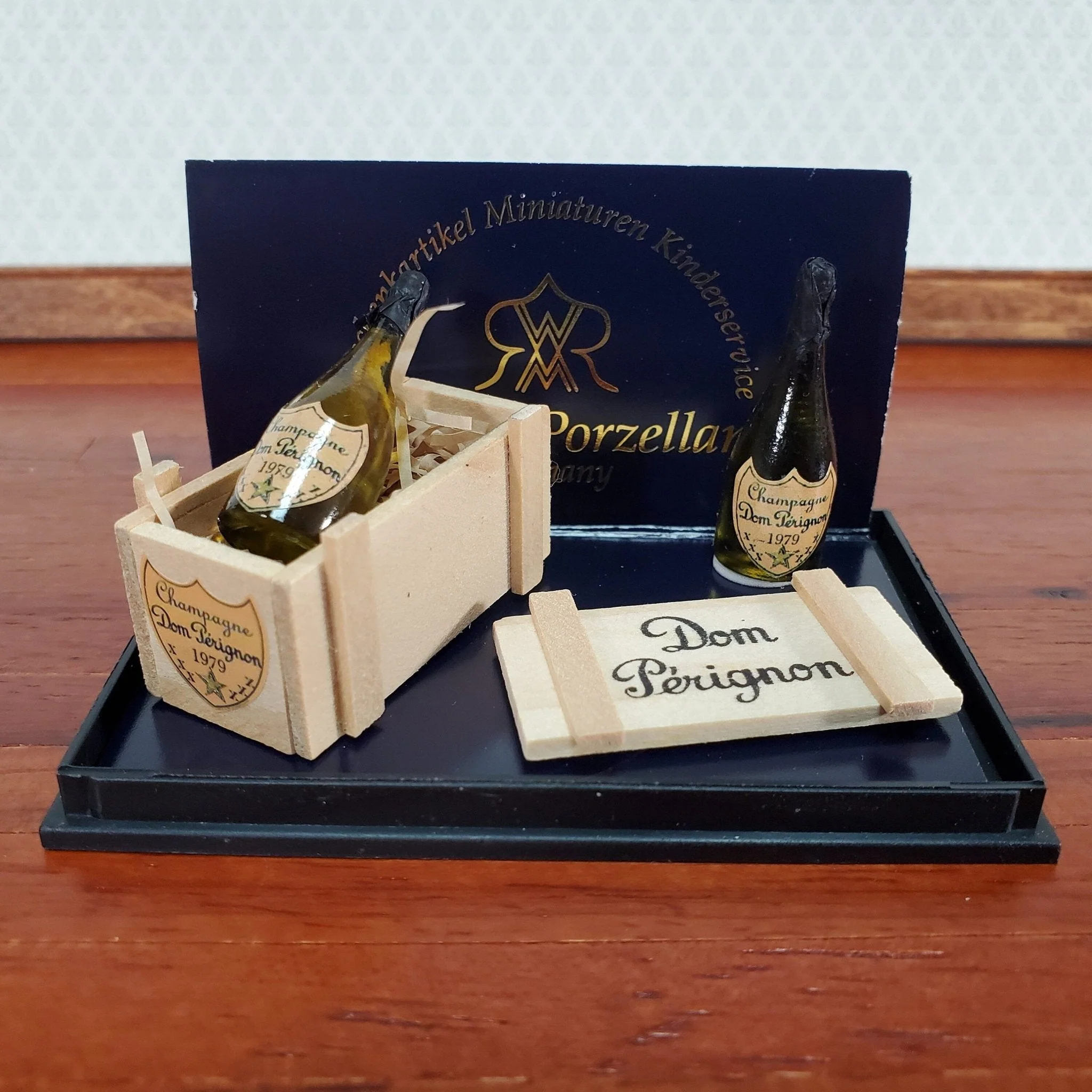 Dollhouse Champagne Bottles with Crate 1:12 Scale Miniatures by Reutter - Image 2
