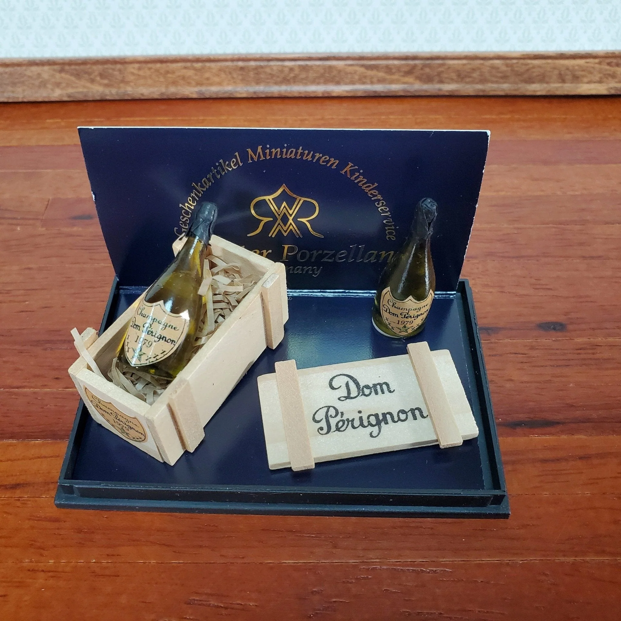 Dollhouse Champagne Bottles with Crate 1:12 Scale Miniatures by Reutter - Image 3