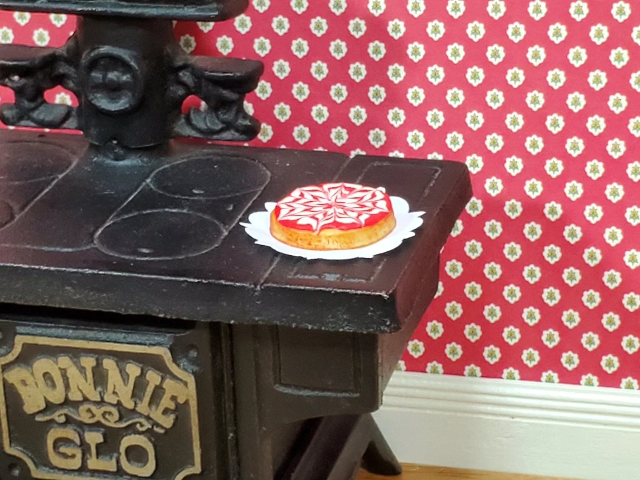 Dollhouse Cheese Cake Strawberry Swirl 1:12 Scale Miniature Food Dessert - Image 4