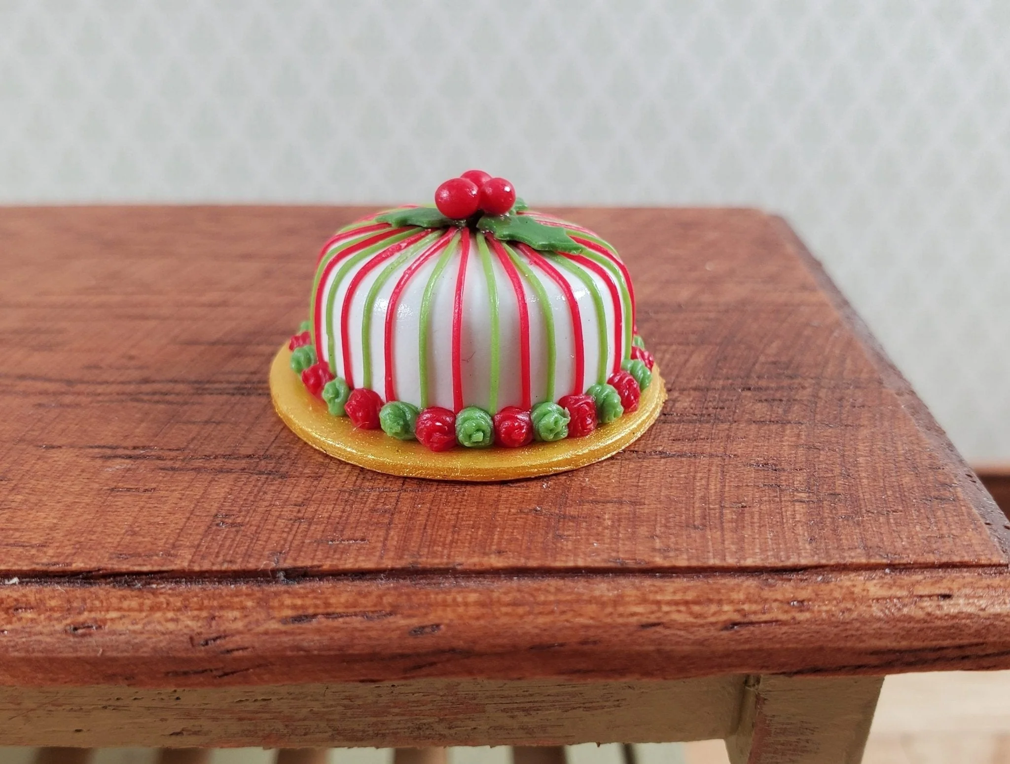 Dollhouse Christmas Cake Holly and Berries 1:12 Scale Miniature Food Dessert