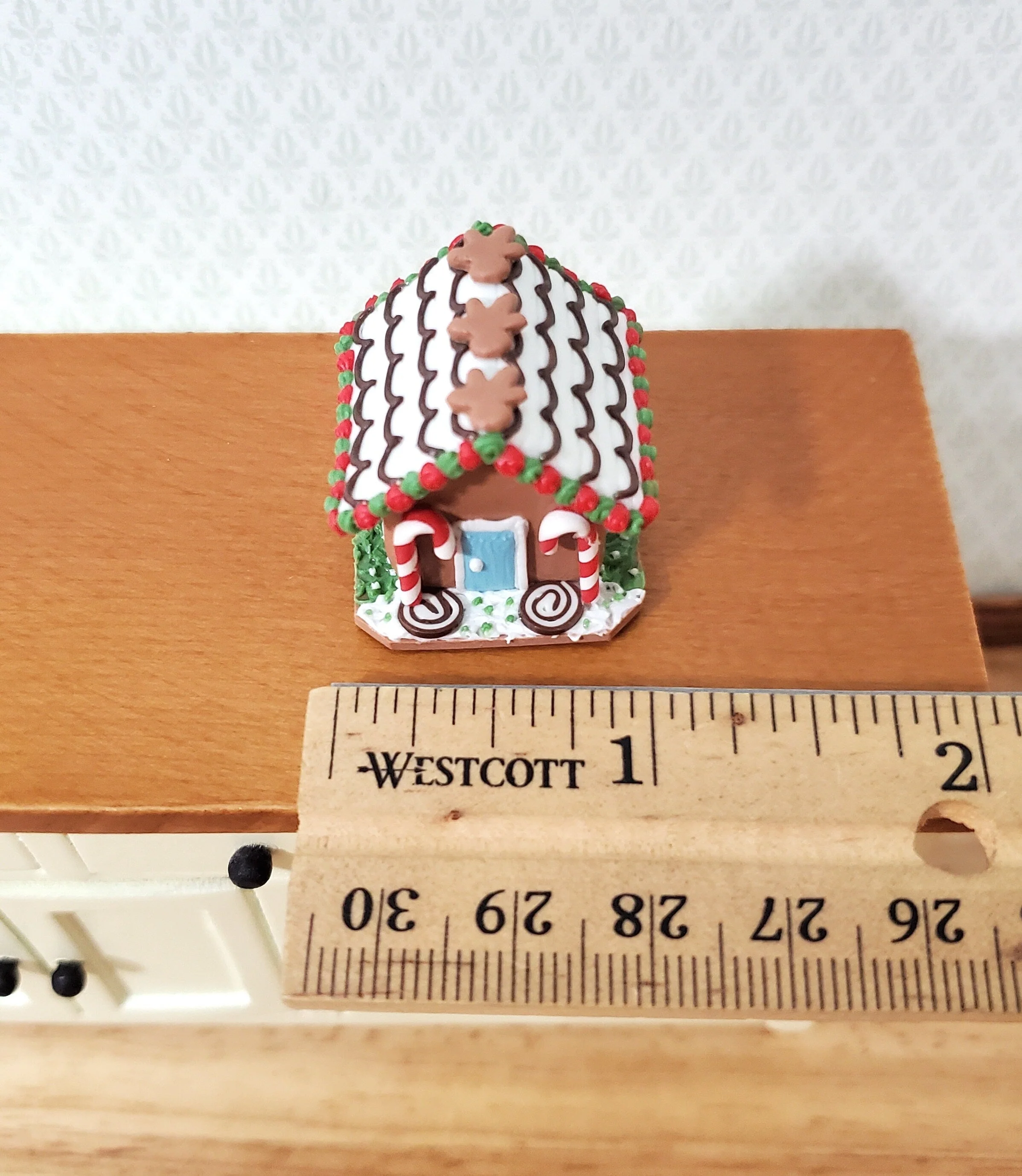 Dollhouse Christmas Gingerbread House 1:12 Scale Miniature Decoration - Image 6