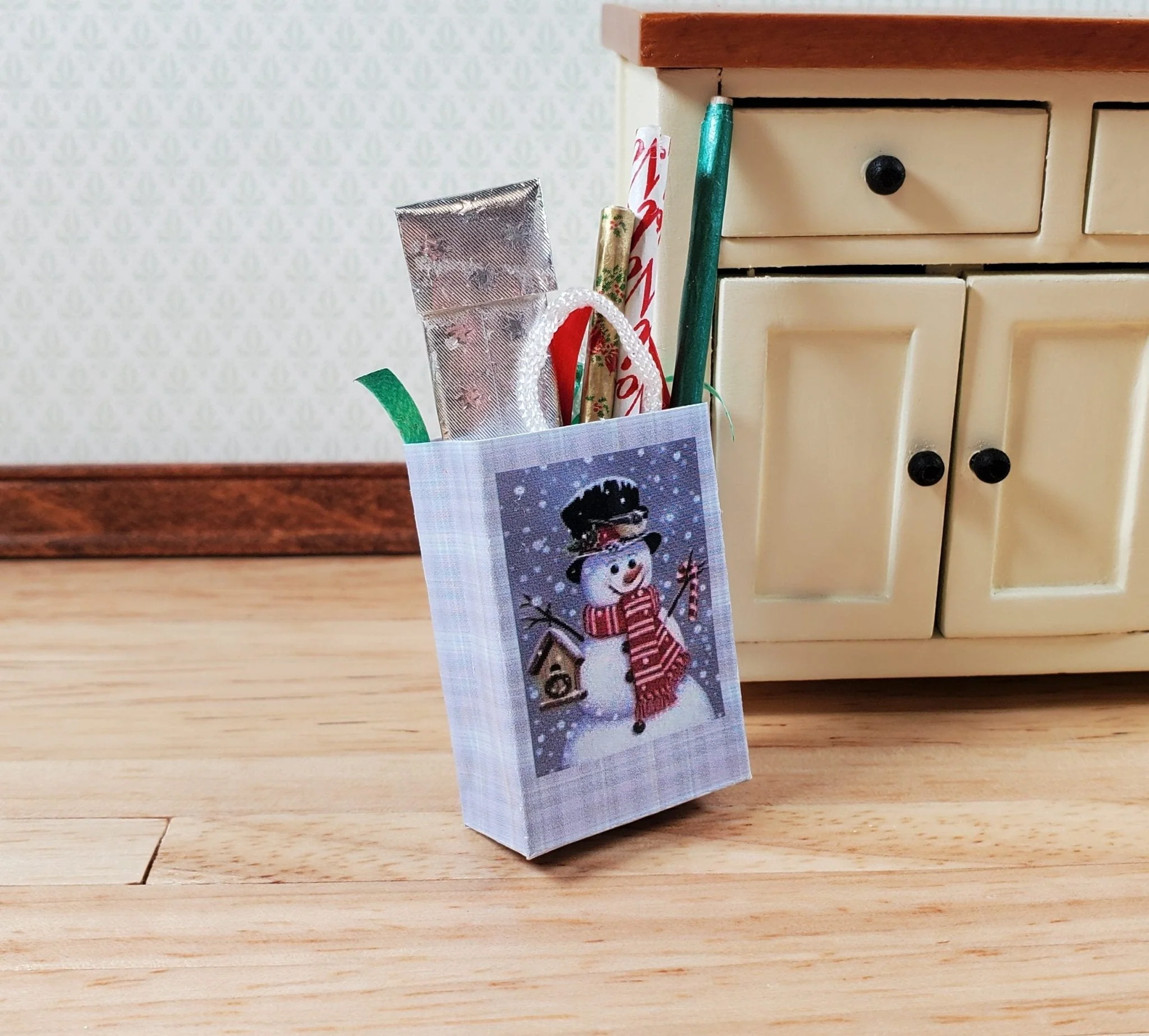Dollhouse Christmas Holiday Shopping Bag Wrapping Paper Snowman 1:12 Scale - Image 3