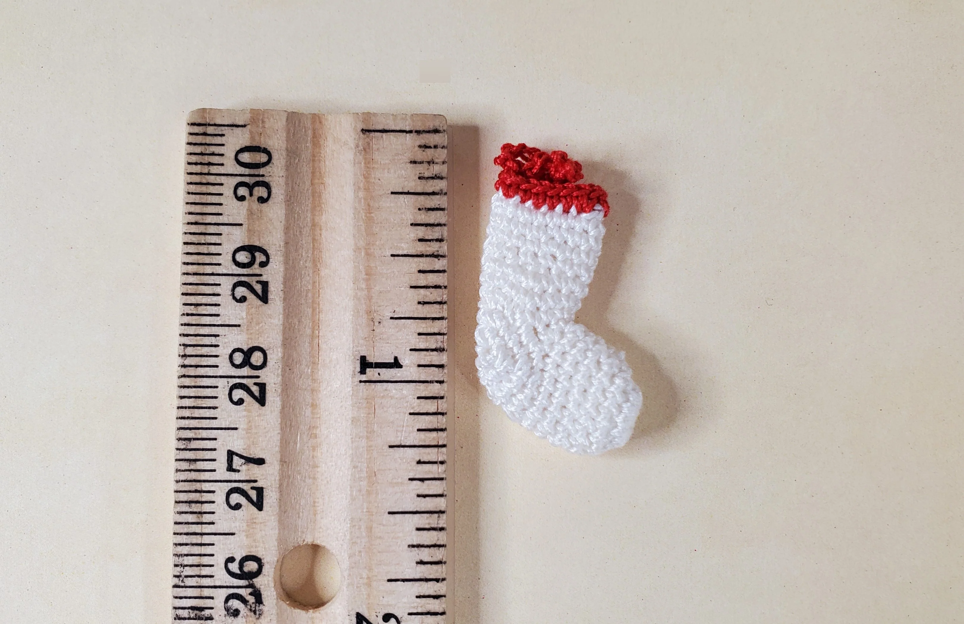 Dollhouse Christmas Stocking White Red Hand Crocheted 1:12 Scale Miniature - Image 3