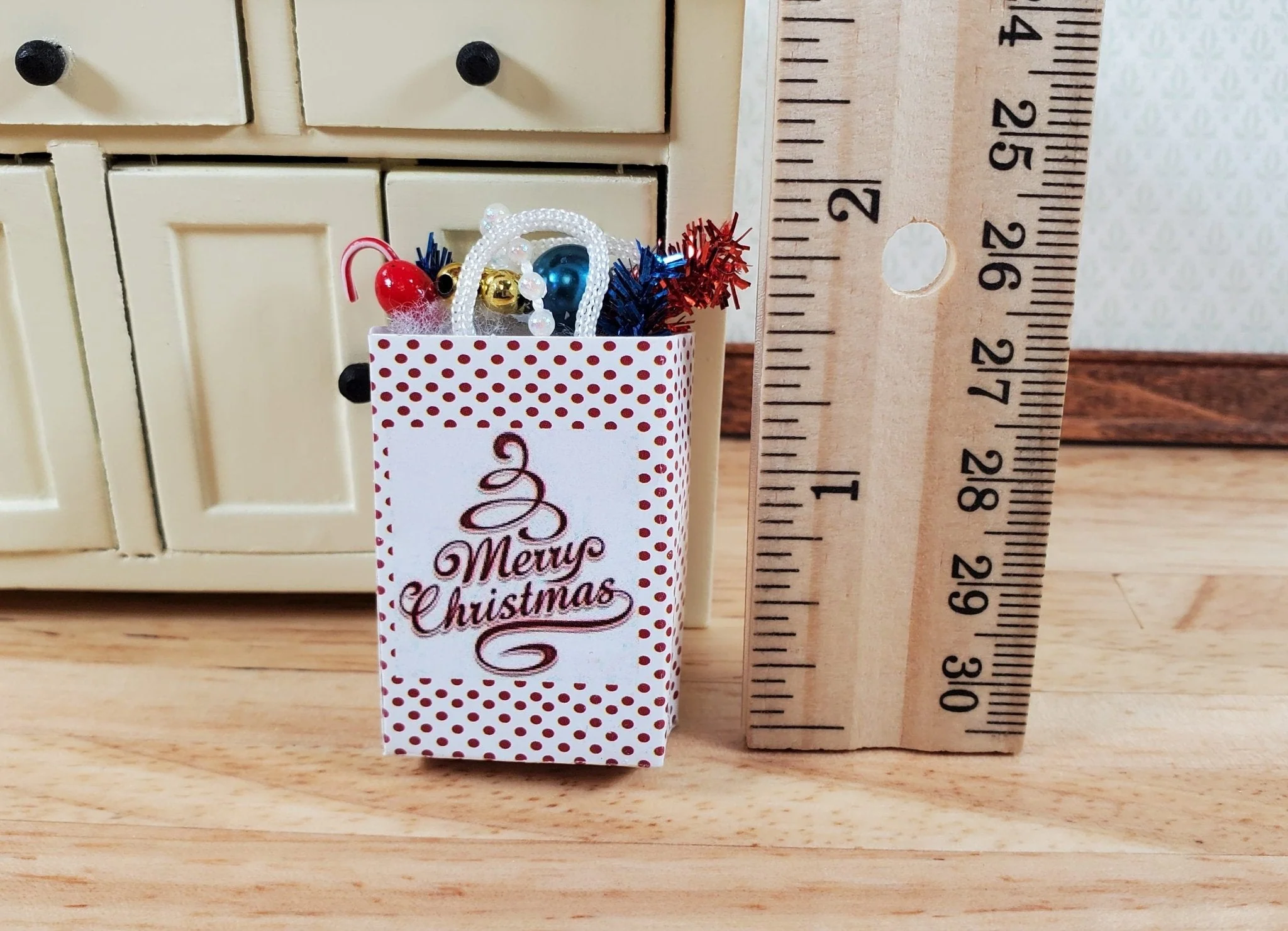 Dollhouse Christmas Theme Holiday Shopping Bag 1:12 Scale Miniature Decor - Image 3