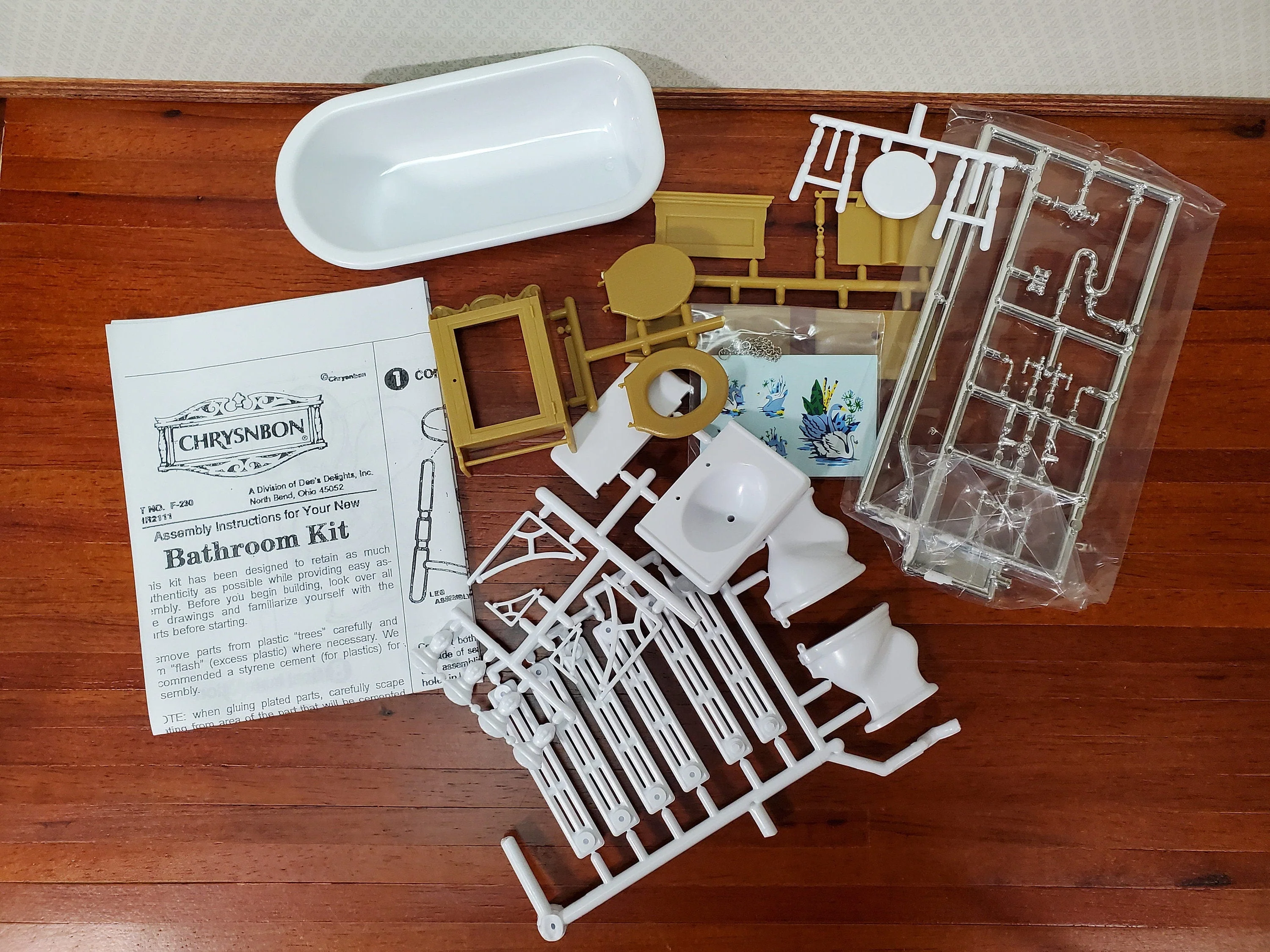 Dollhouse Chrysnbon Bathroom KIT Victorian Style Plastic 1:12 Scale Miniature Bathtub Toilet Sink - Image 2
