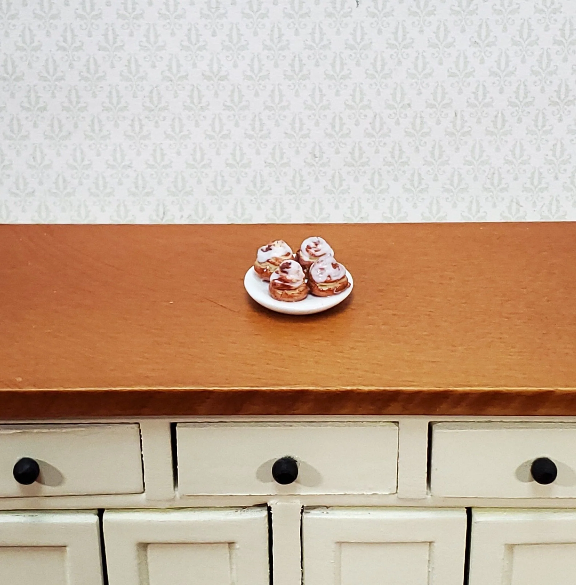 Dollhouse Cinnamon Rolls on a Plate 1:12 Scale Miniature Food Kitchen - Image 2