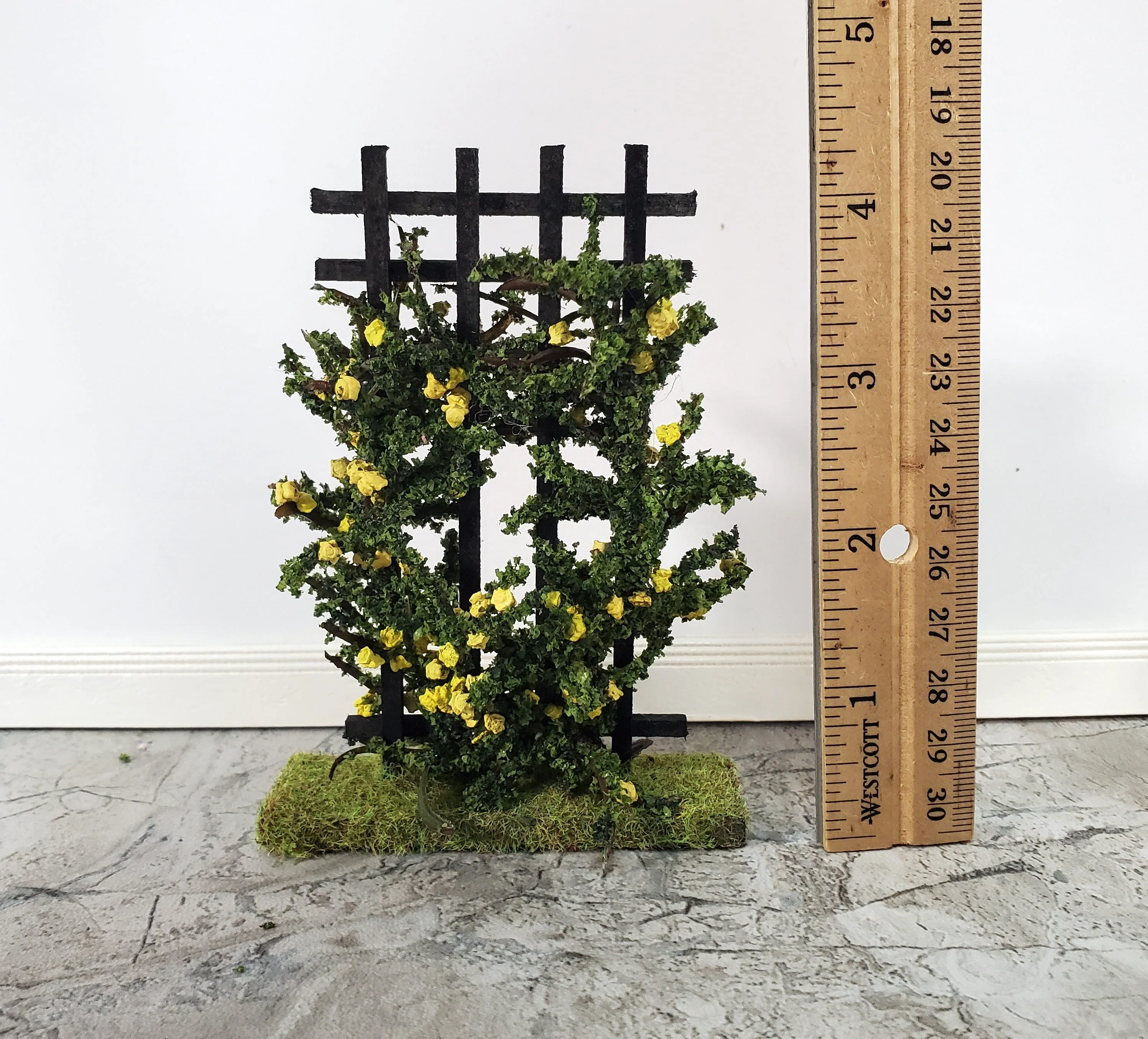 Dollhouse Climbing Roses on Trellis Yellow Flowering Shrub Small Miniatures - Image 3