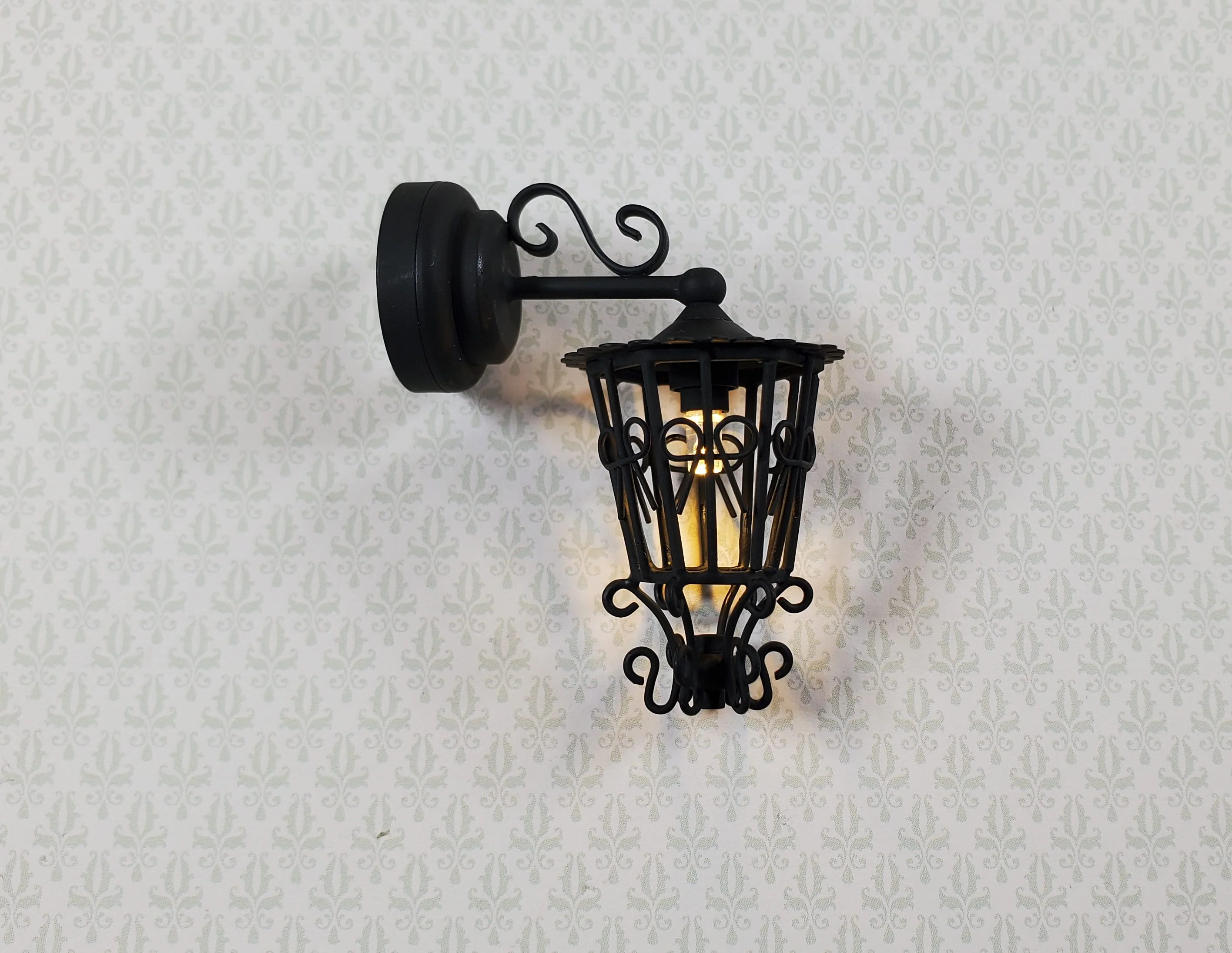 Dollhouse Carriage Light Battery Operated with Wand 1:12 Scale Miniature Lamp