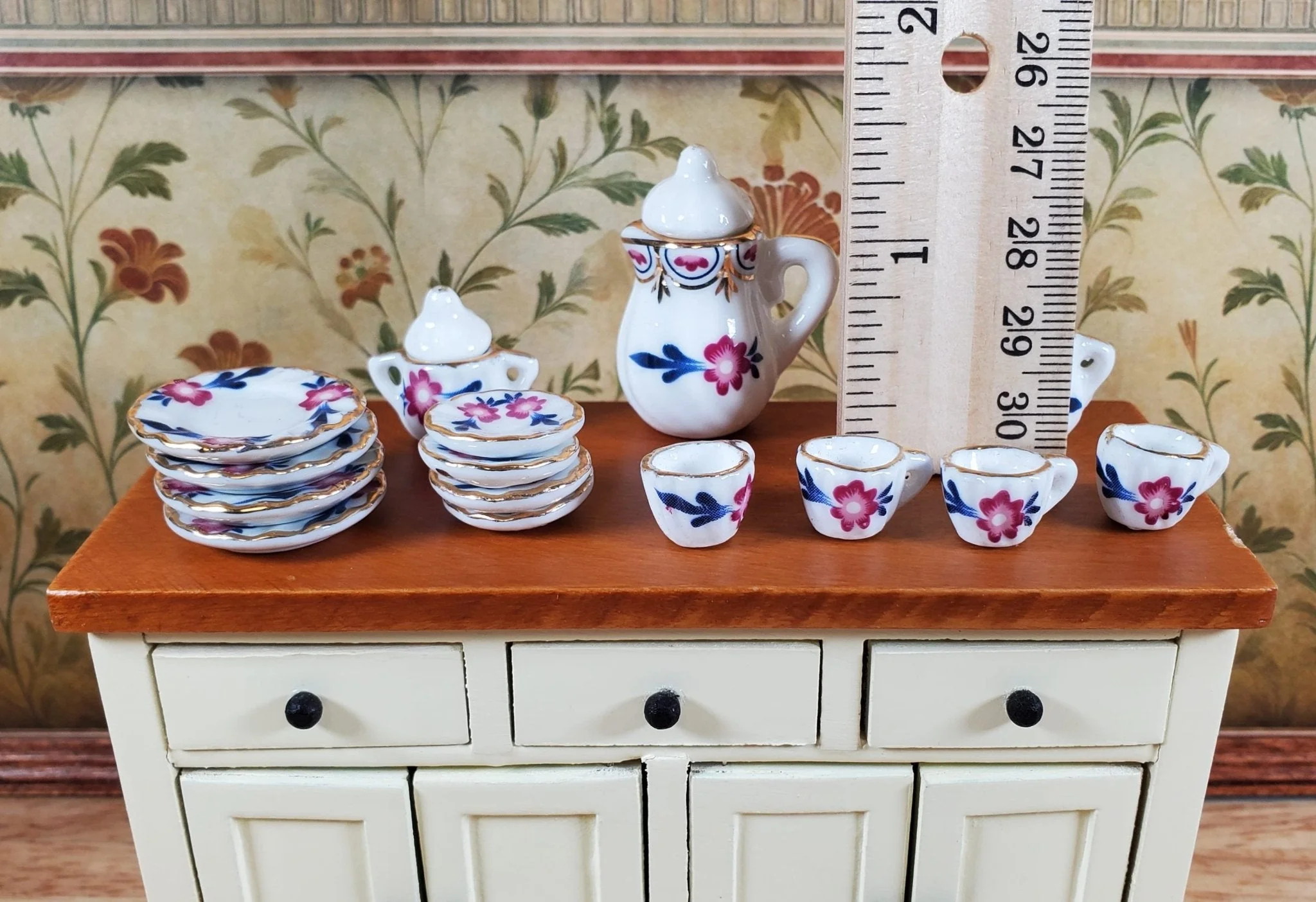 Dollhouse Coffee Set Dinner Plates Pink Daisy Ceramic 1:12 Scale Miniature - Image 5