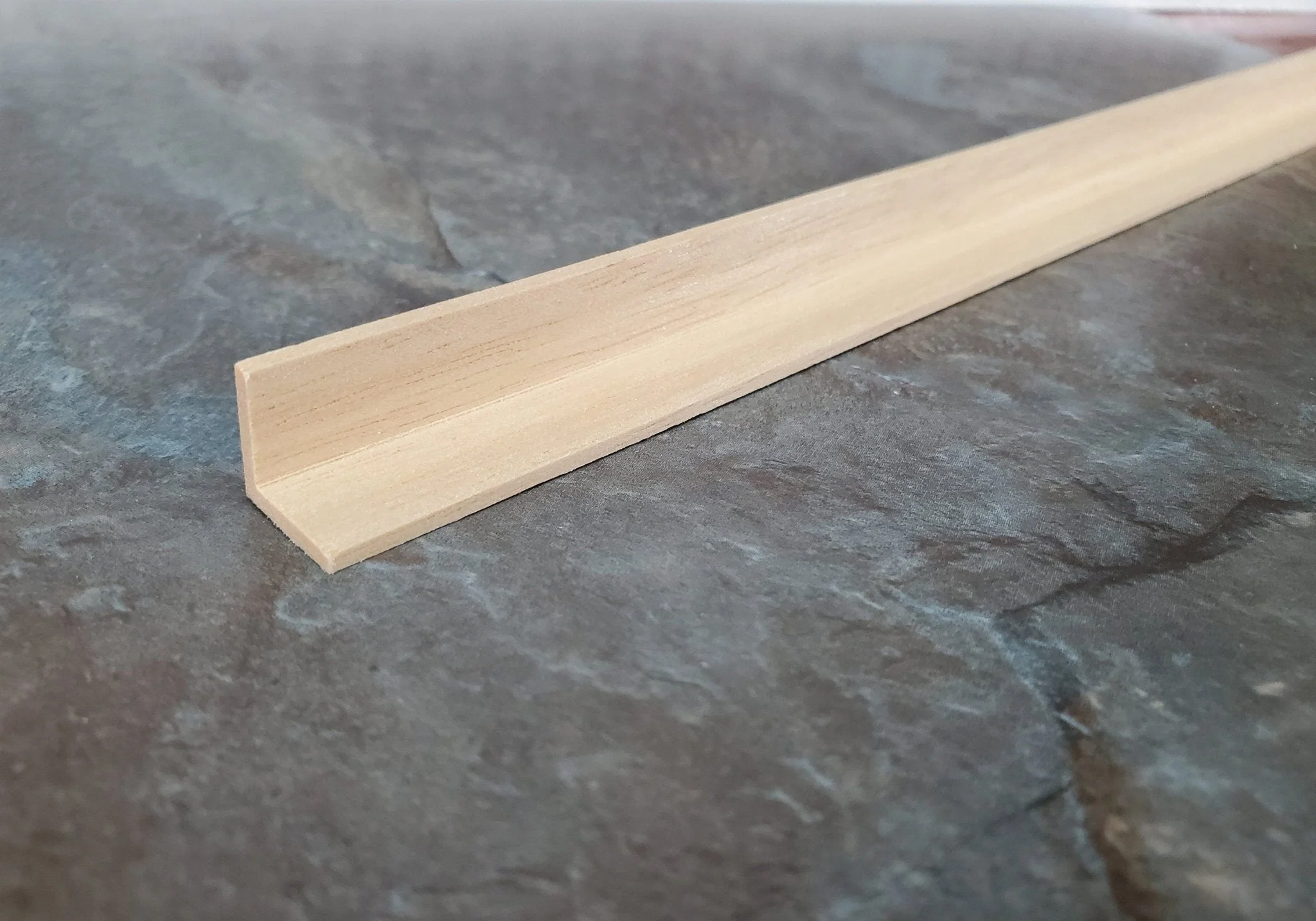 Dollhouse Corner Trim Molding 1/2" x 1/2" x 18" long Miniatures Houseworks 7046