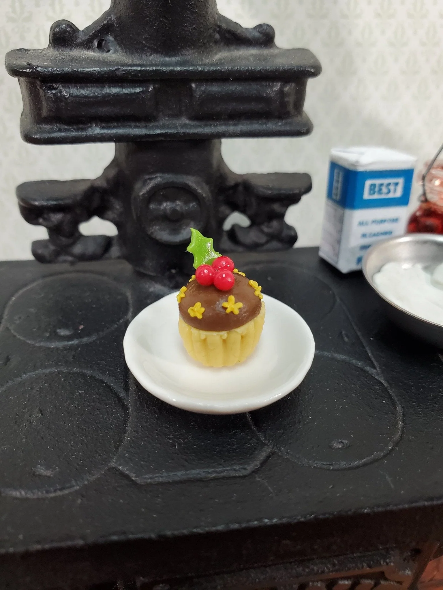 Dollhouse Cupcakes or Cakes Christmas Holiday Set of 4 Use in 1:12 or 1/6 Scale Miniatures - Image 3