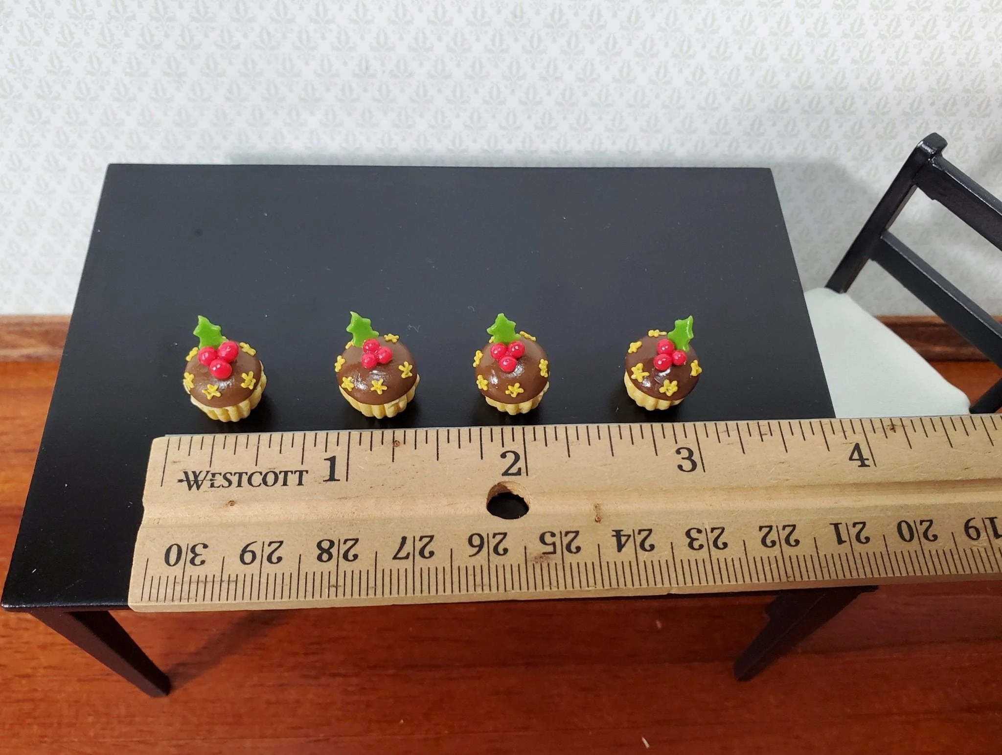 Dollhouse Cupcakes or Cakes Christmas Holiday Set of 4 Use in 1:12 or 1/6 Scale Miniatures - Image 6