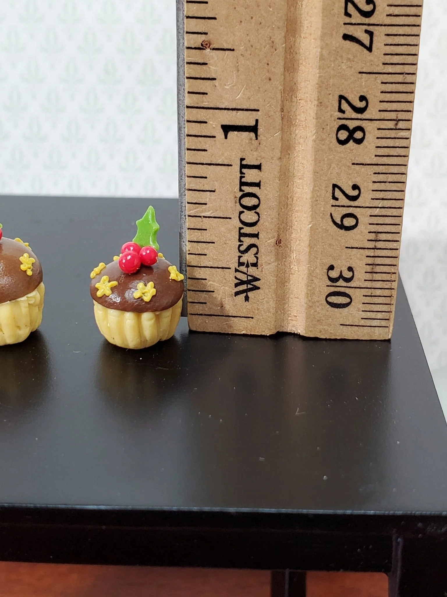 Dollhouse Cupcakes or Cakes Christmas Holiday Set of 4 Use in 1:12 or 1/6 Scale Miniatures - Image 7