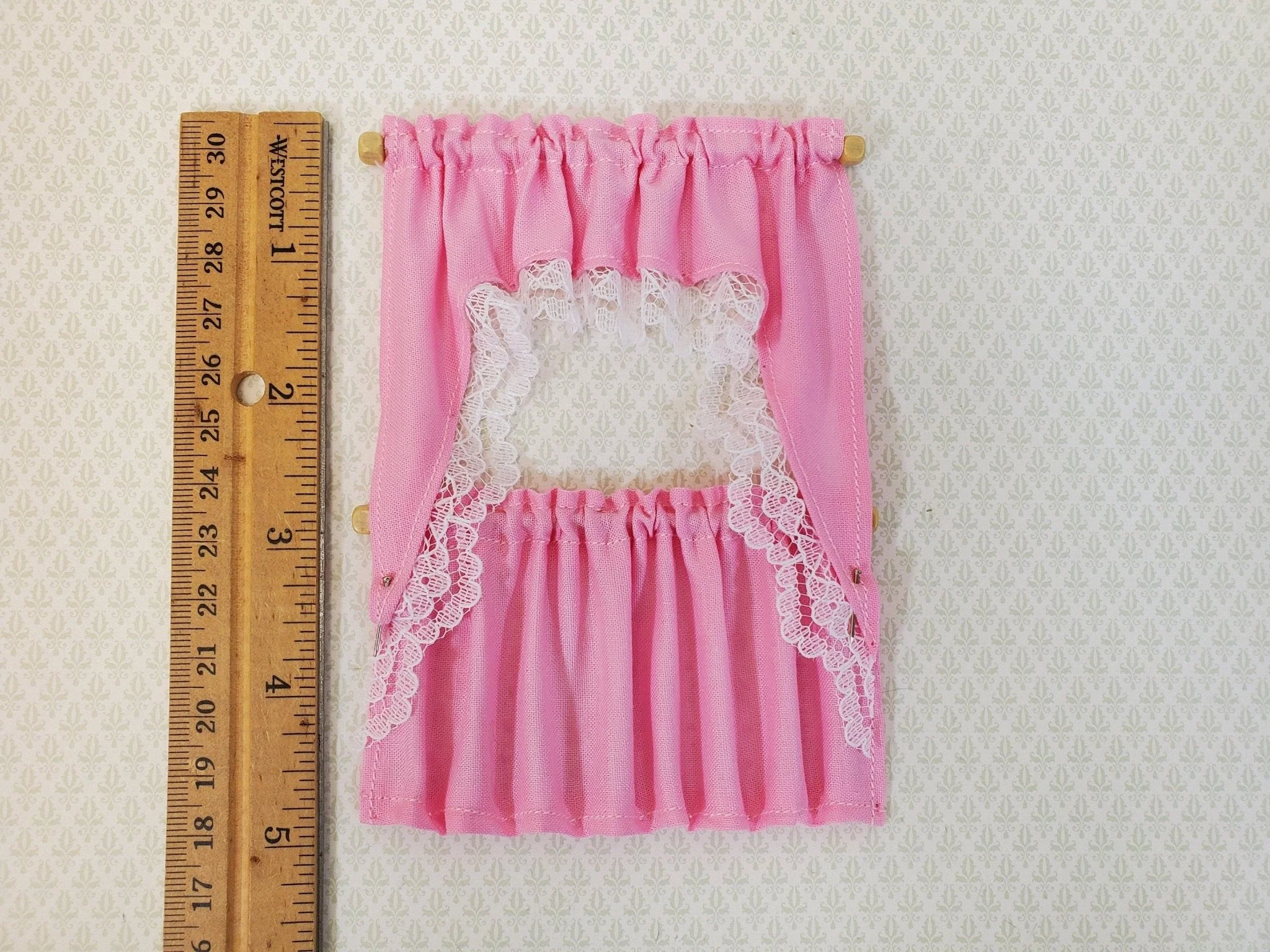 Dollhouse Curtains Cafe Style PINK with White Lace Wood Curtain Rod 1:12 Scale - Image 3
