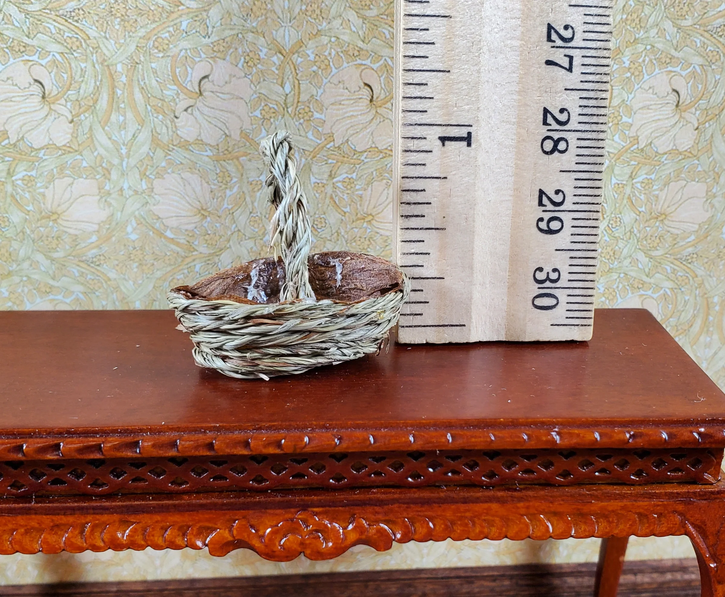 Dollhouse Dark Colored Oval Woven Basket with Handle 1:12 Scale Miniature - Image 4