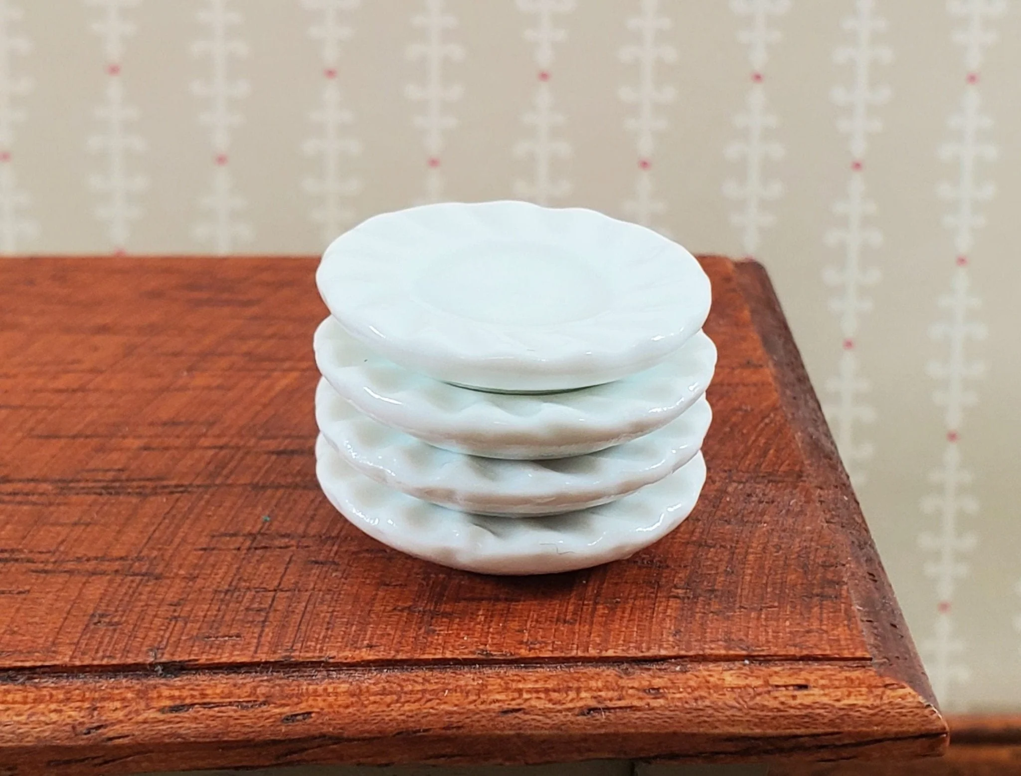 Dollhouse Dinner Plates All White Ceramic Fluted Edges x4 1:12 Scale Miniature
