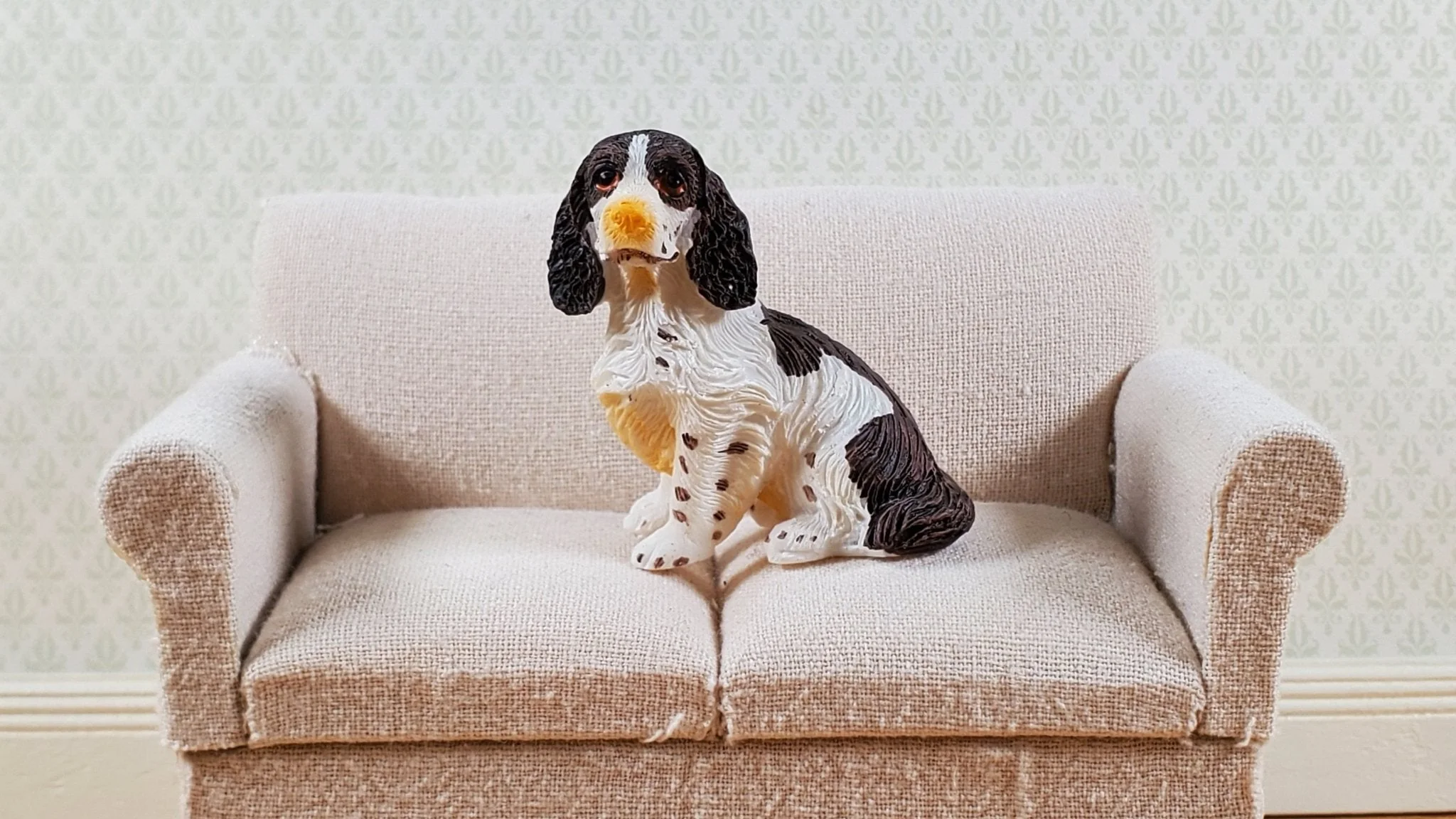 Dollhouse Dog English Springer Spaniel Sitting 1:12 Scale Miniature Animal Pet - Image 3