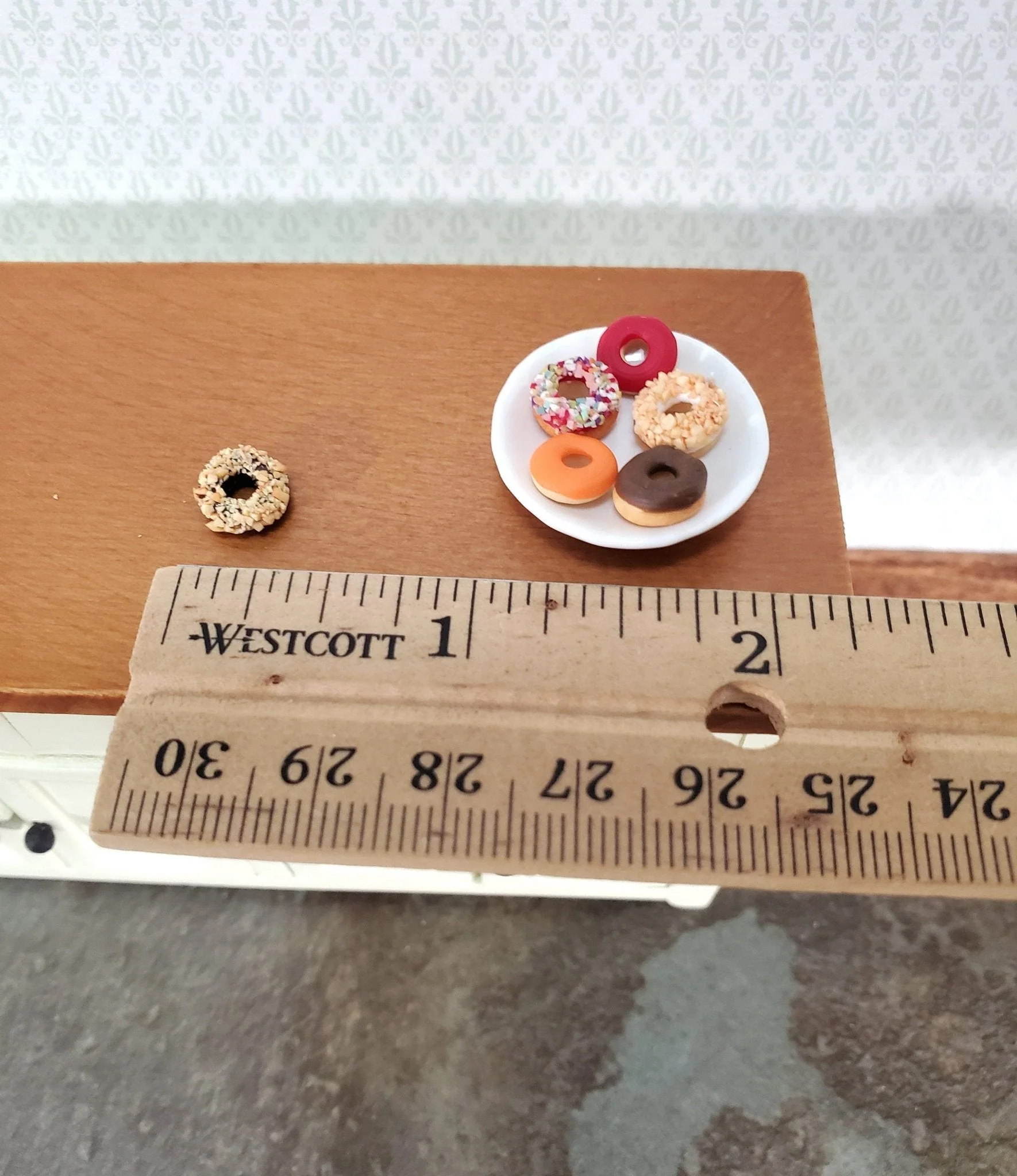 Dollhouse Donuts x6 Frosted and Sprinkles 1:12 Scale Miniature Food Dessert - Image 4